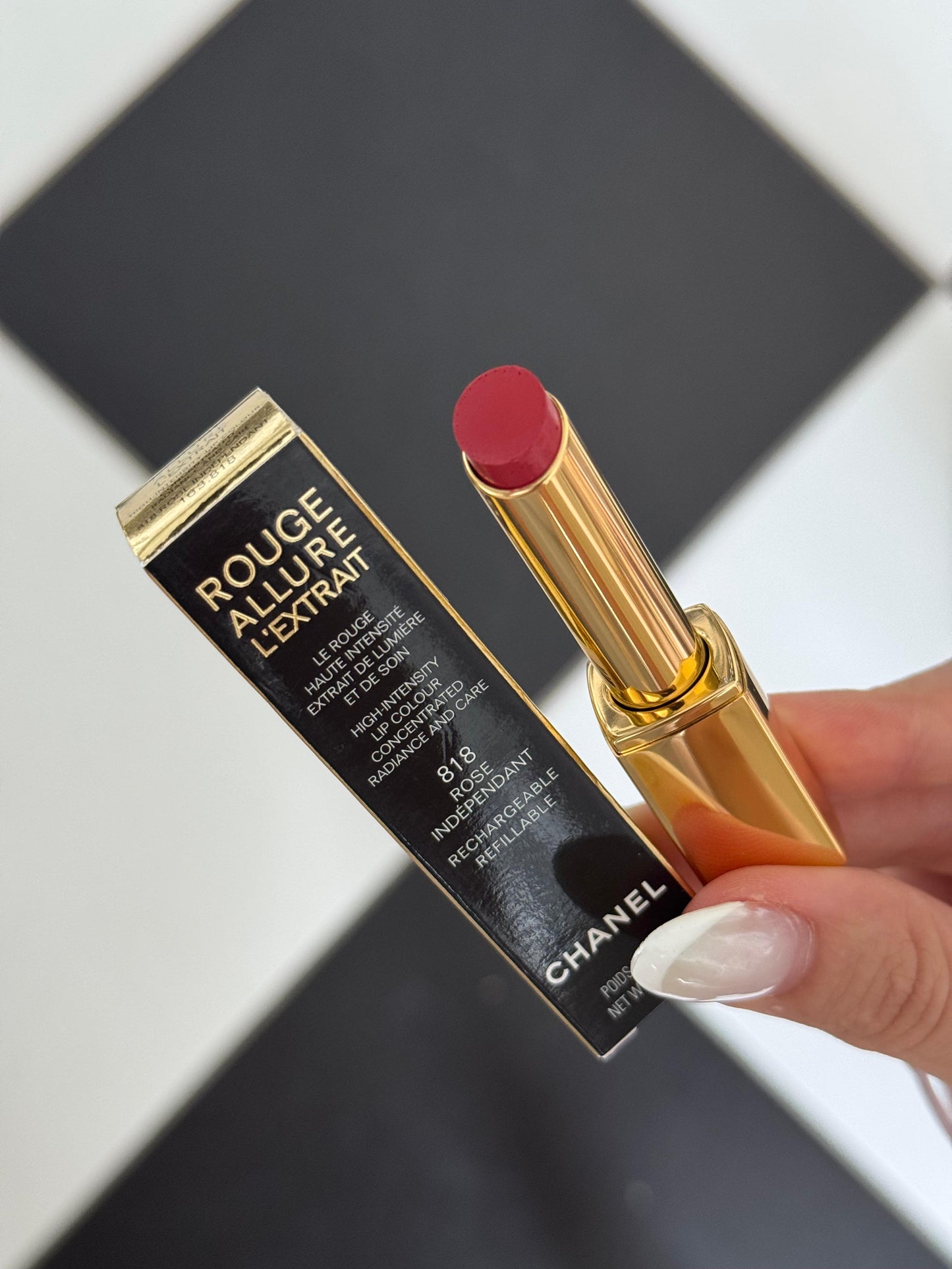 CHANEL Rouge Allure L’Extrait
High-Intensity Lipstick (818) - Concentrated Radiance and Care