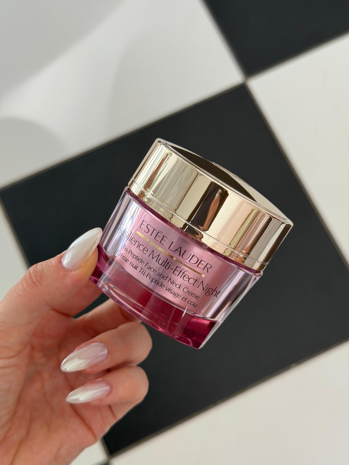 ESTEE LAUDER Resilience Multi-Effect Night
Tri-Peptide Face and Neck Creme SPF15