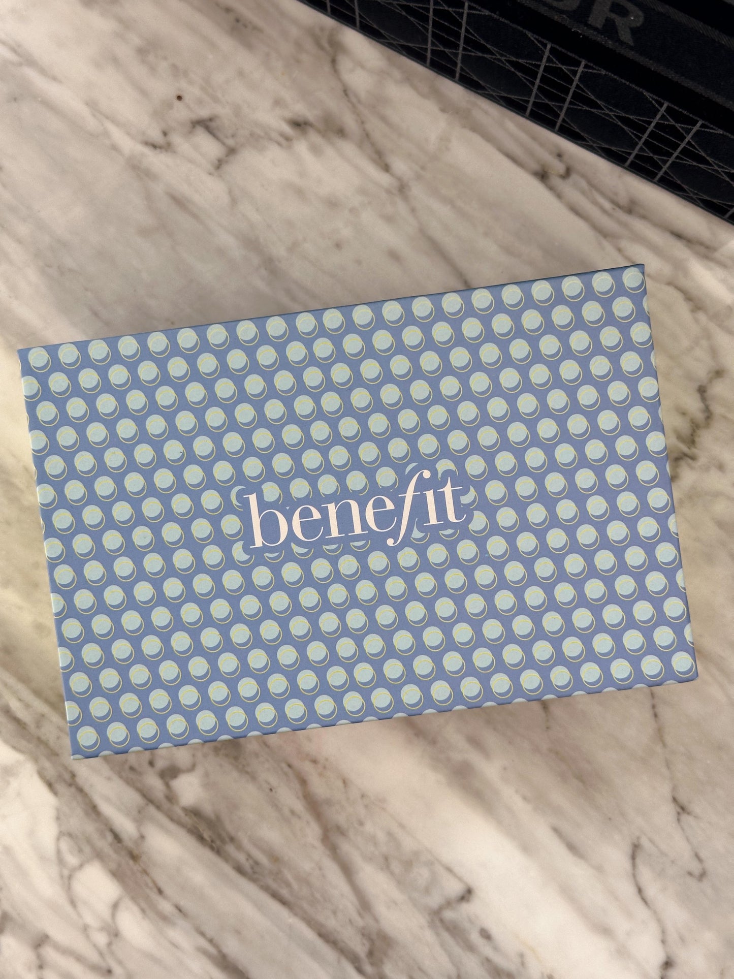 BENEFIT
Depuff n' Chill Eye Globes
