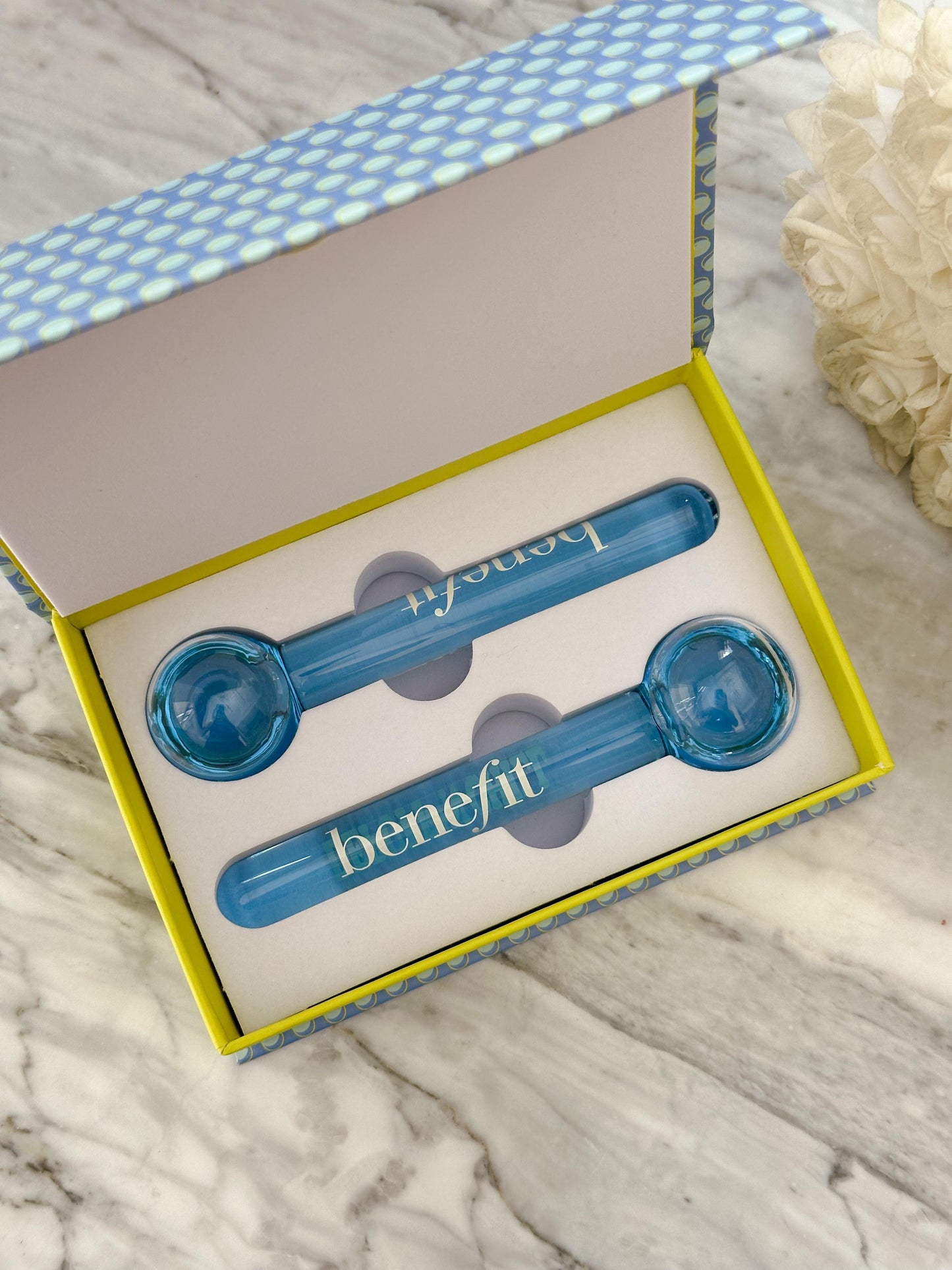 BENEFIT
Depuff n' Chill Eye Globes