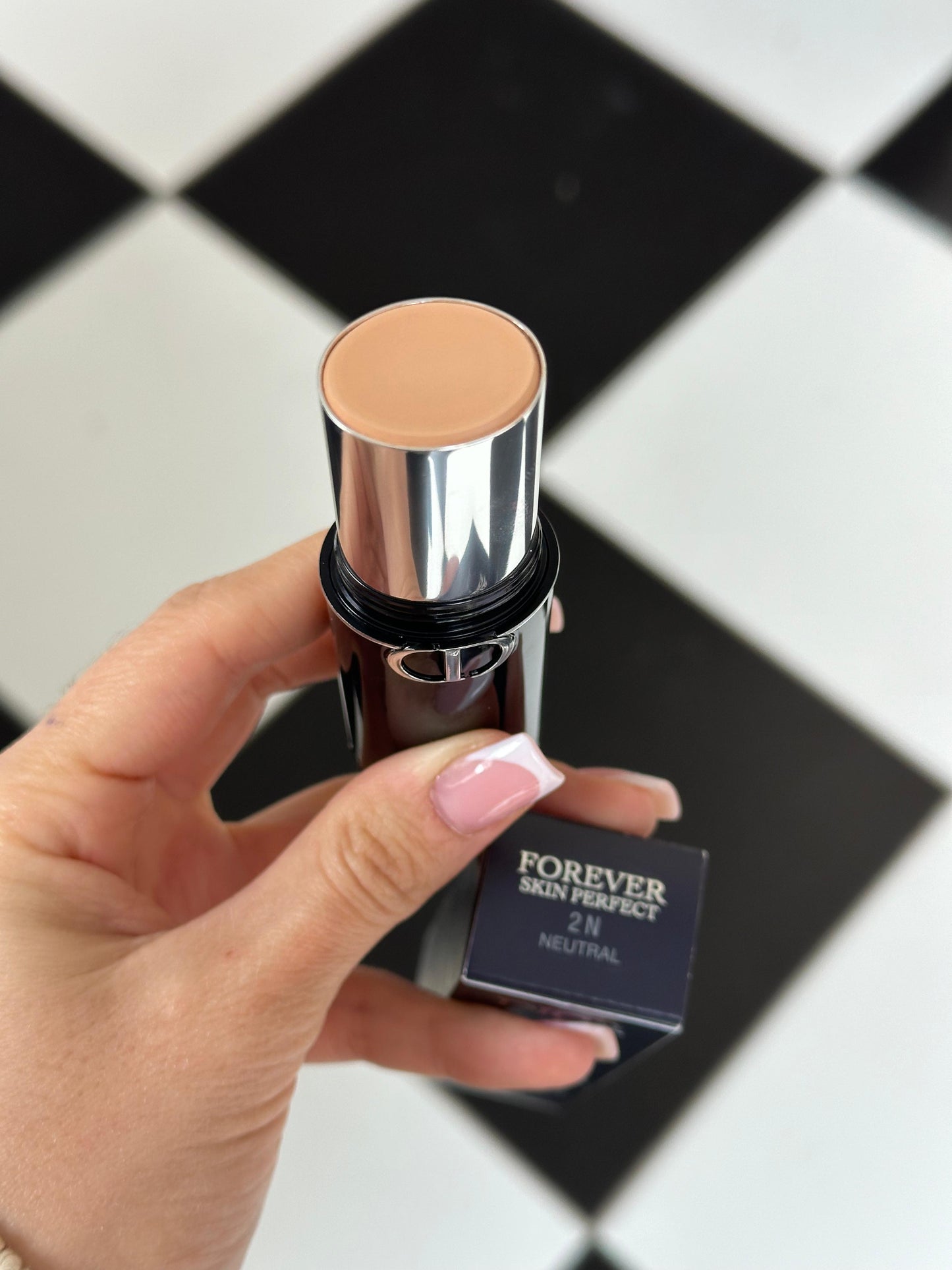 DIOR Forever Skin Perfect
Multi-Use Foundation Stick - Blur Perfection - 24H Wear and Hydration