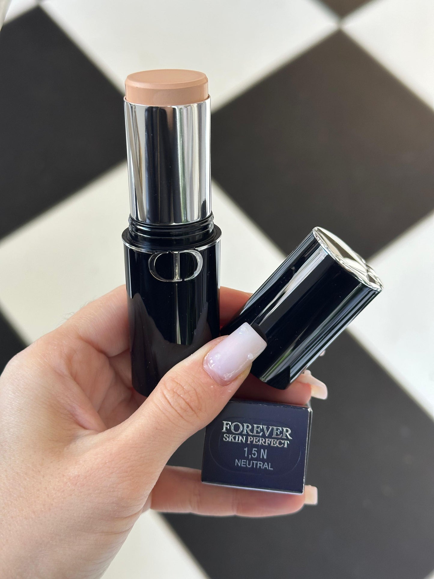 DIOR Forever Skin Perfect
Multi-Use Foundation Stick - Blur Perfection - 24H Wear and Hydration