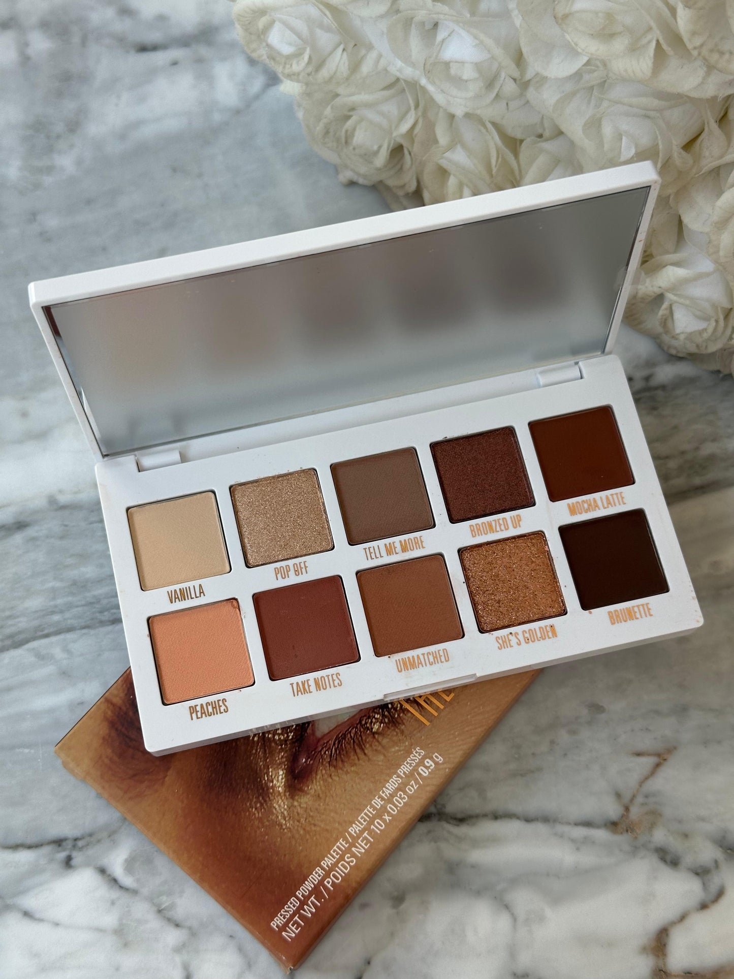 KYLIE JENNER The Bronze Palette
Highly Pigmented + Easy-to-Blend