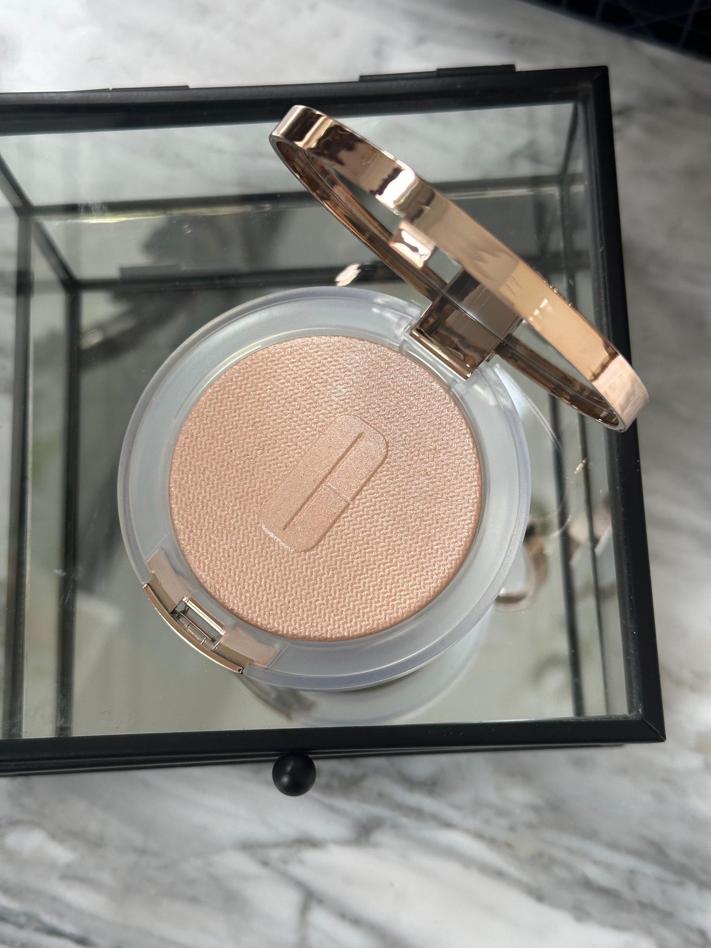CLINIQUE
True Highlight™ Weightless Illuminator (01)