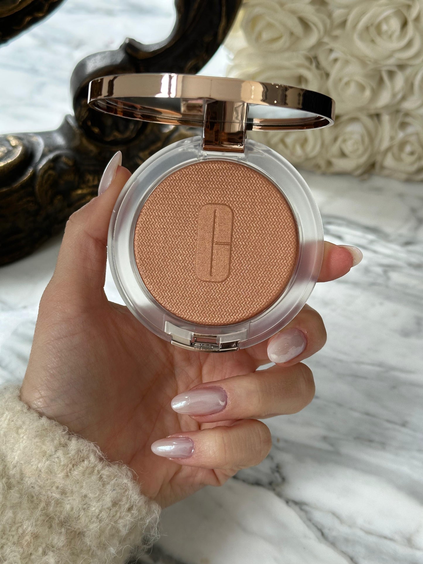 CLINIQUE
True Highlight™ Weightless Illuminator (03)