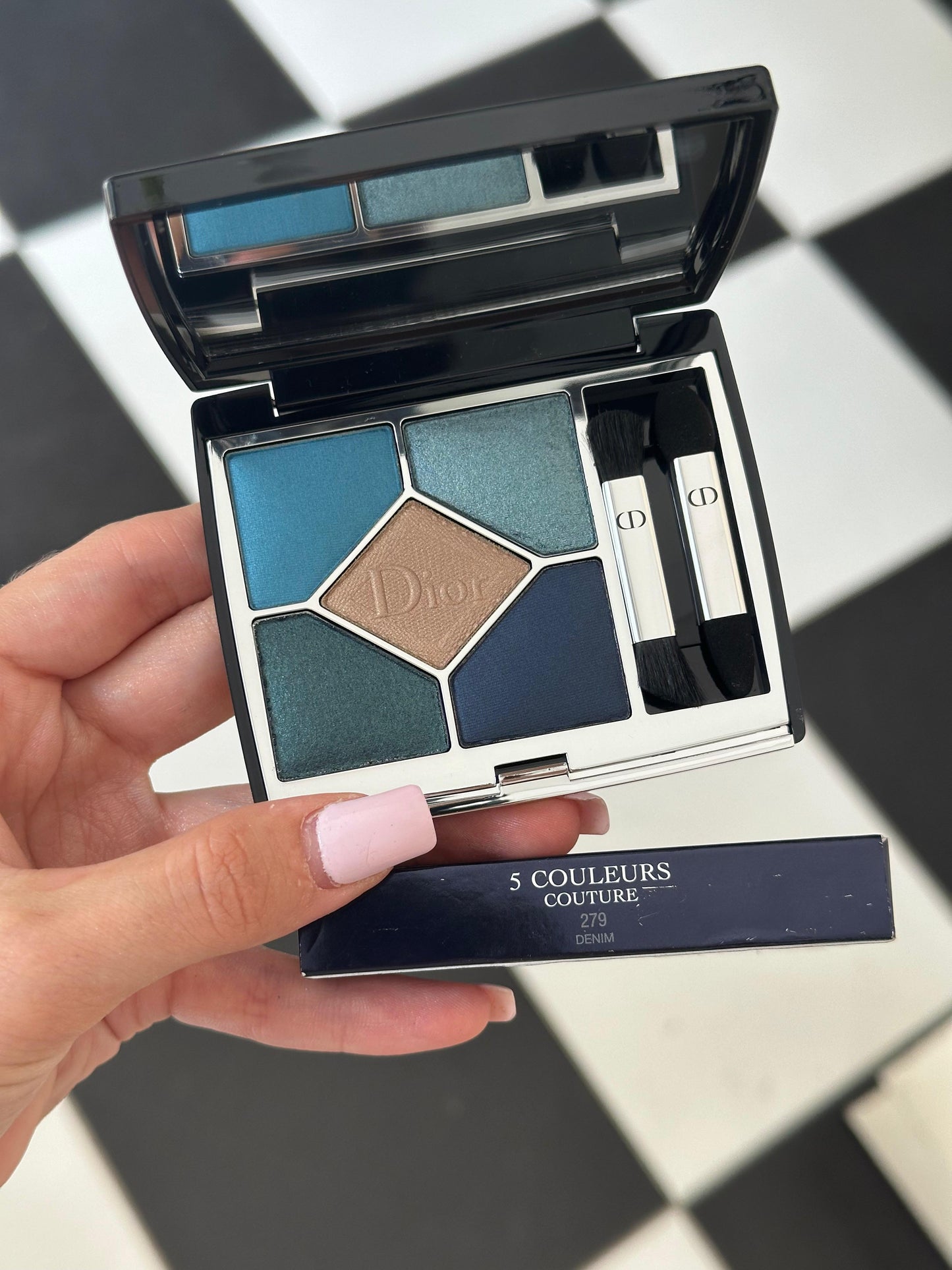 DIOR Diorshow 5 Couleurs
Eye Palette - 5 Eyeshadows - High Color and Long Wear (279)