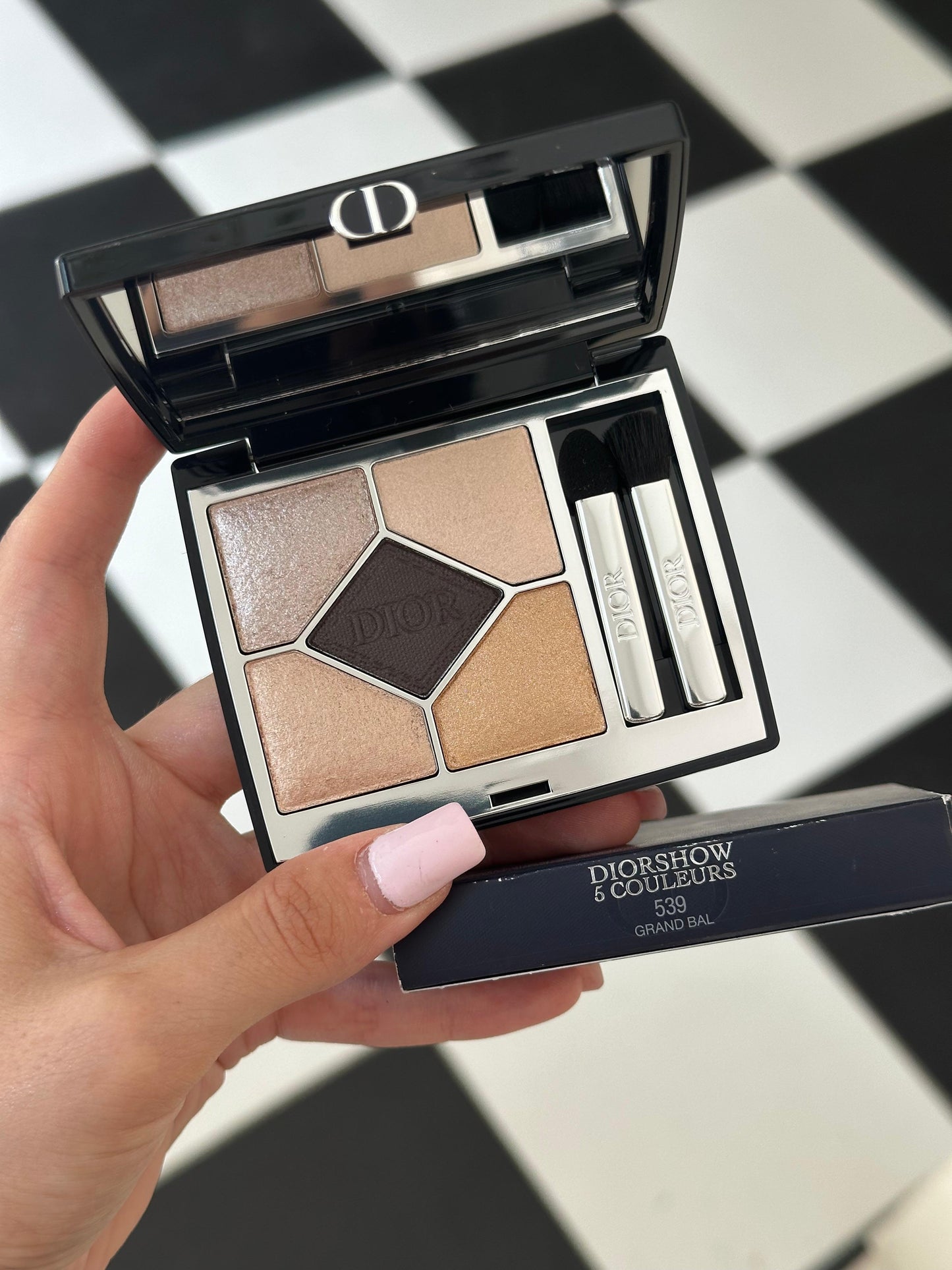 DIOR Diorshow 5 Couleurs
Eye Palette - 5 Eyeshadows - High Color and Long Wear (539)