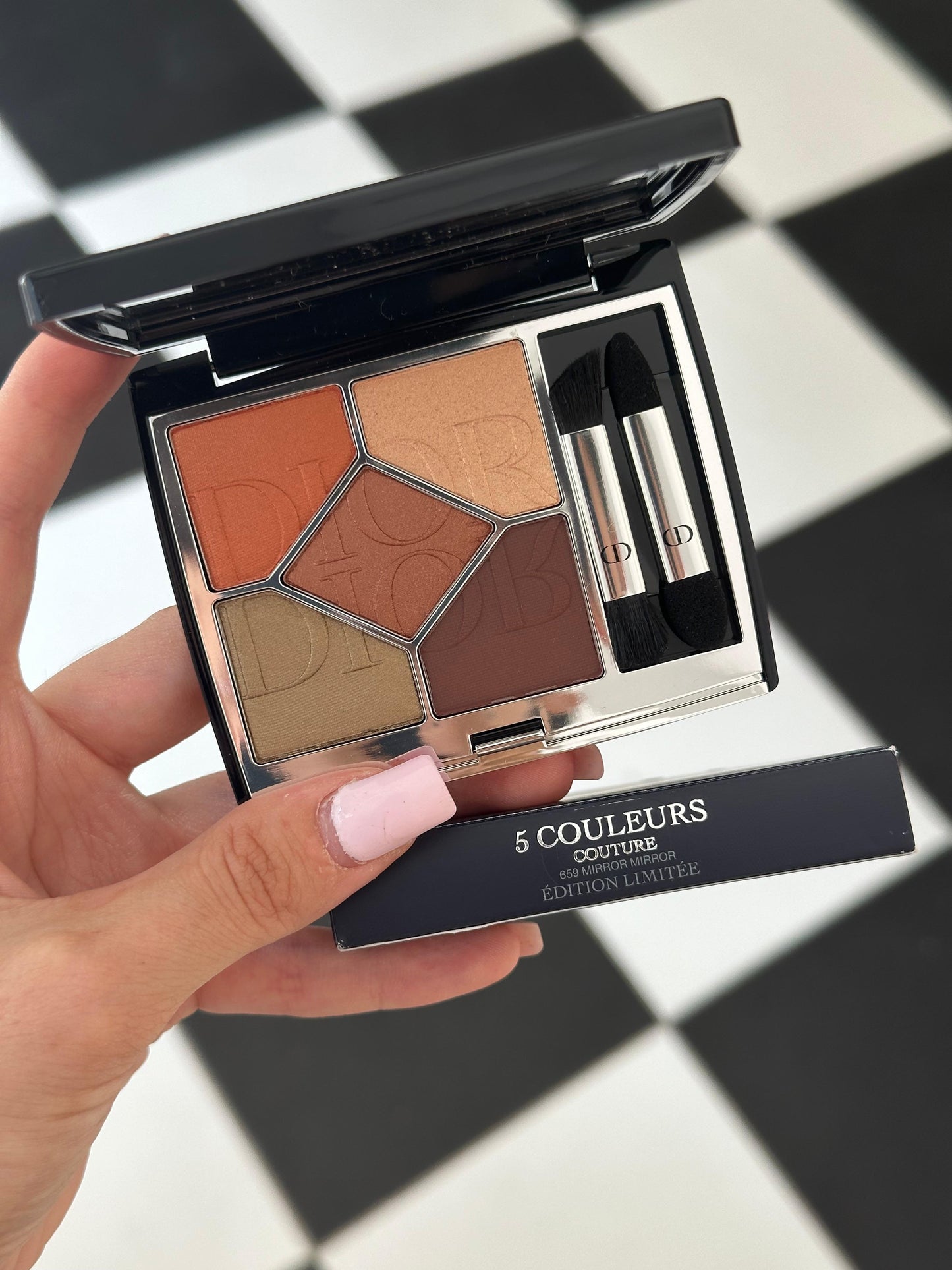 DIOR Diorshow 5 Couleurs
Eye Palette - 5 Eyeshadows - High Color and Long Wear (659)