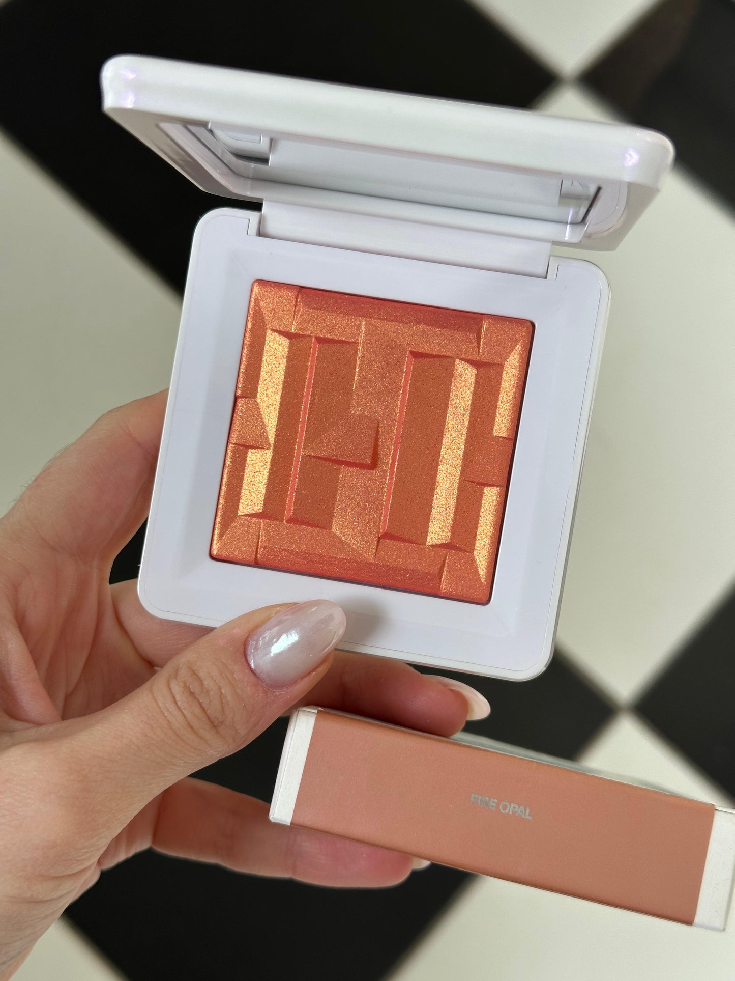 HAUS LABS By Lady Gaga
Bio-Radiant™ Gel-Powder Highlighter