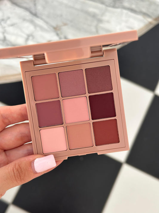 HUDA BEAUTY Matte Obsessions Eyeshadow Palette - Cool Matte