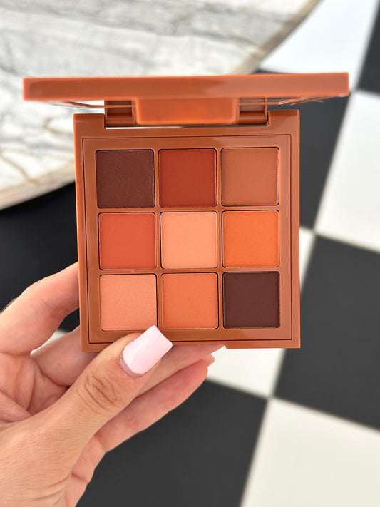 HUDA BEAUTY Matte Obsessions Eyeshadow Palette - Warm Matte