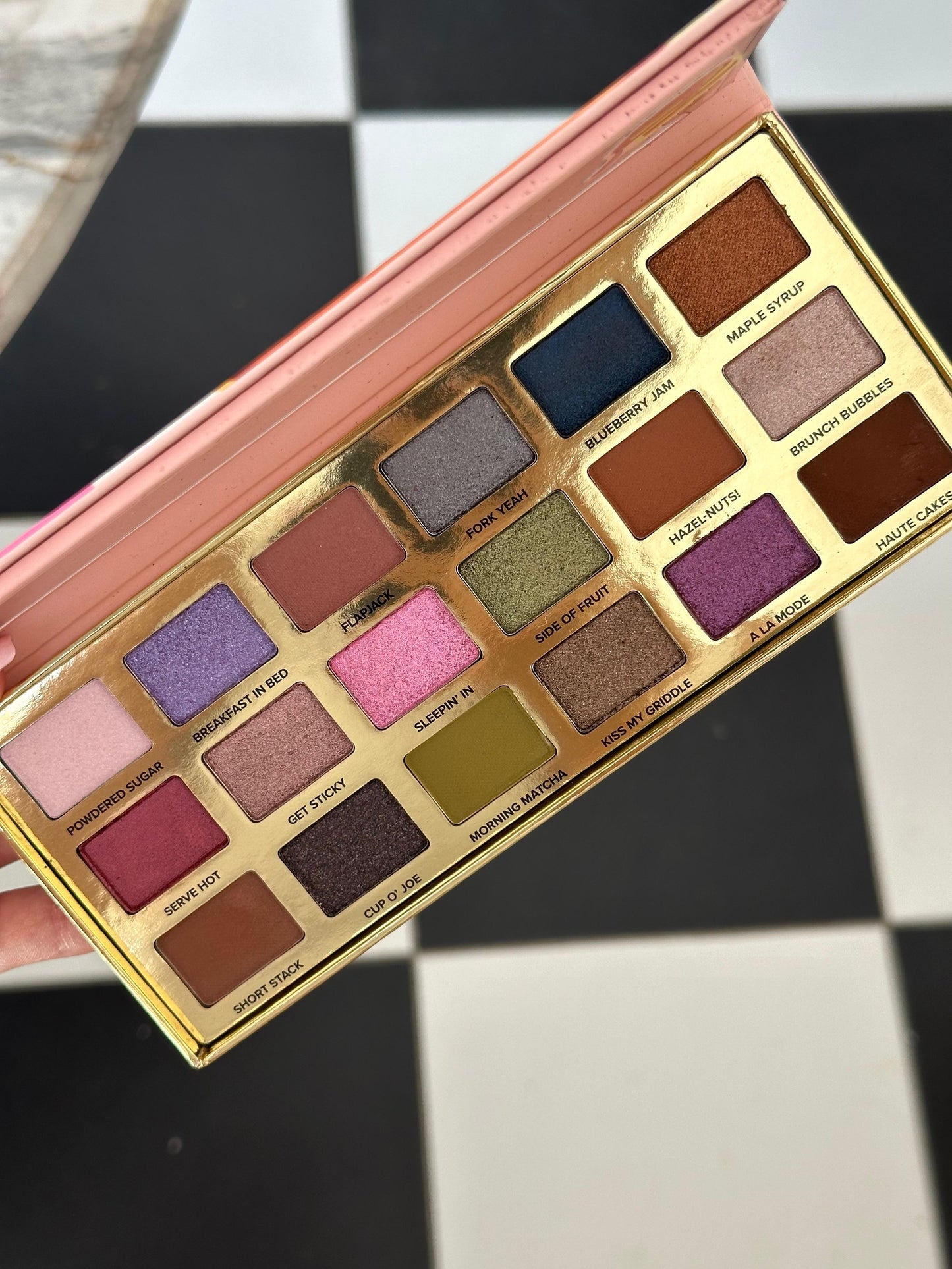 TOO FACED
Maple Syrup Pancakes Eye Shadow Palette