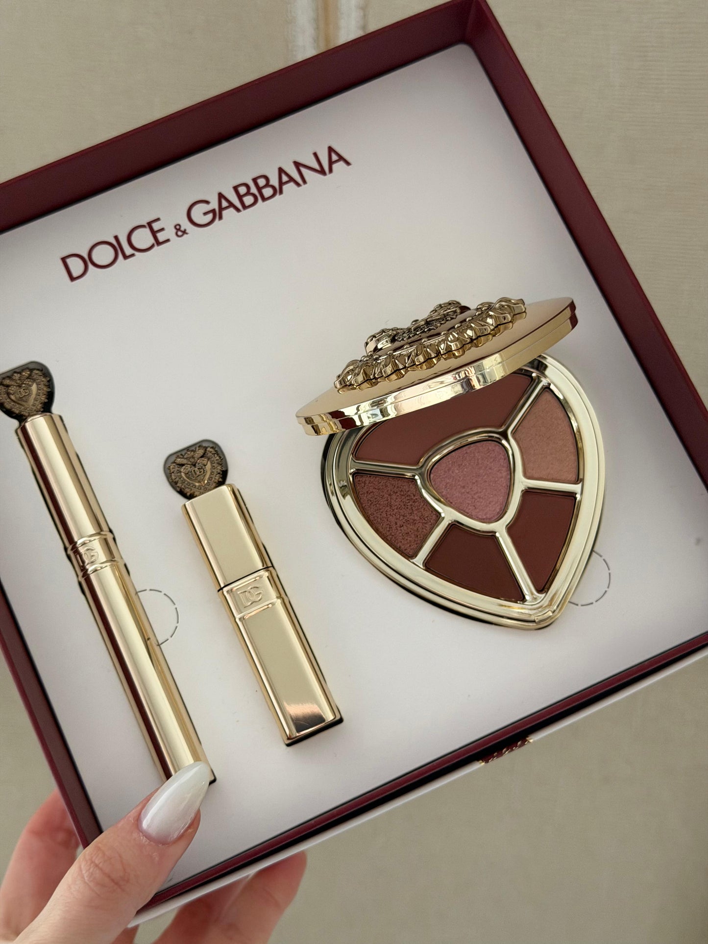 DOLCE&GABBANA Devotion Flawless Eyes Gift Set (02)
Eyeshadow + Eyeliner + Mascara