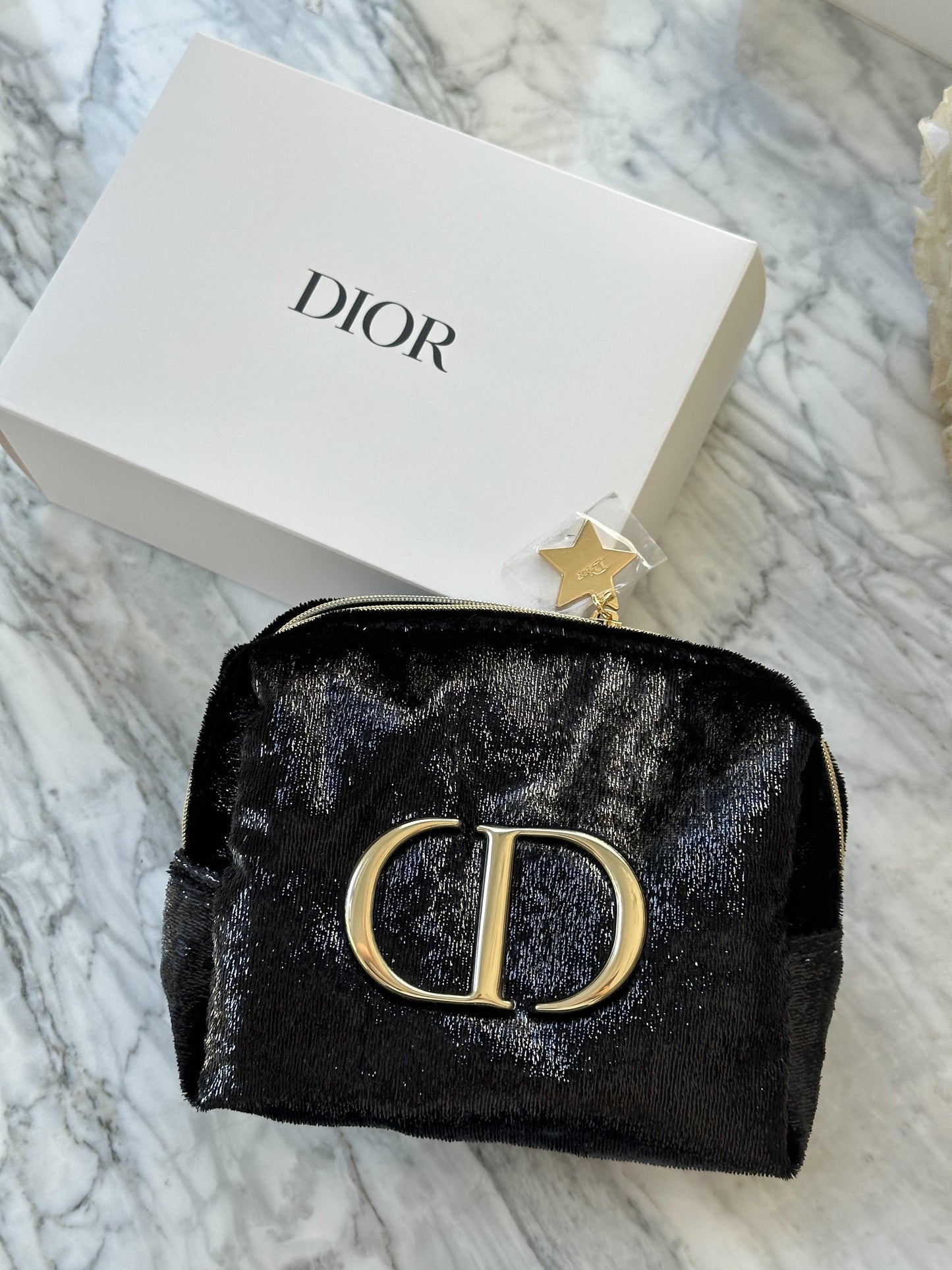 DIOR
Beauty Black Pouch Gift