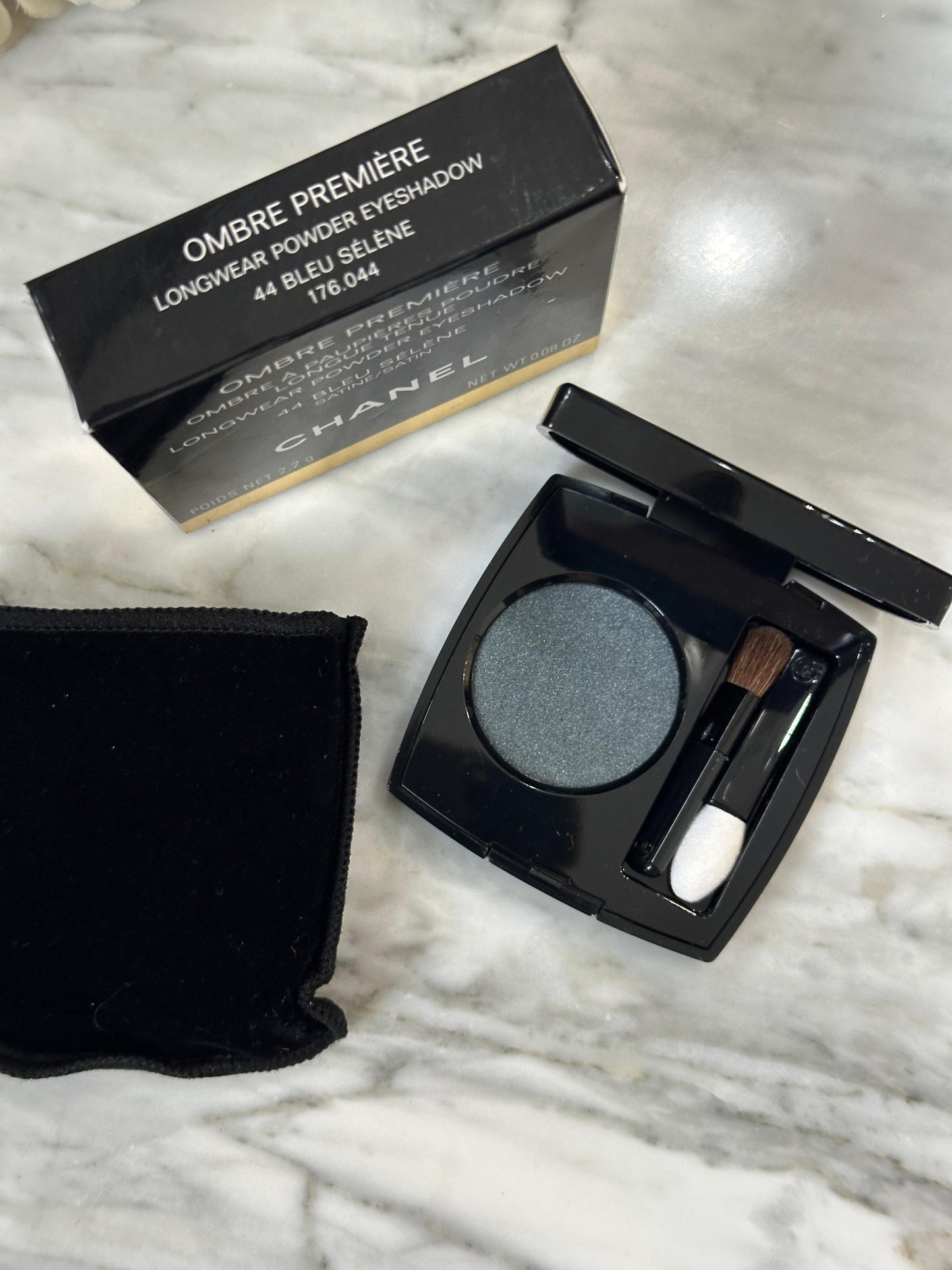 CHANEL
Ombre Première Longwear Powder Eyeshadow (44)