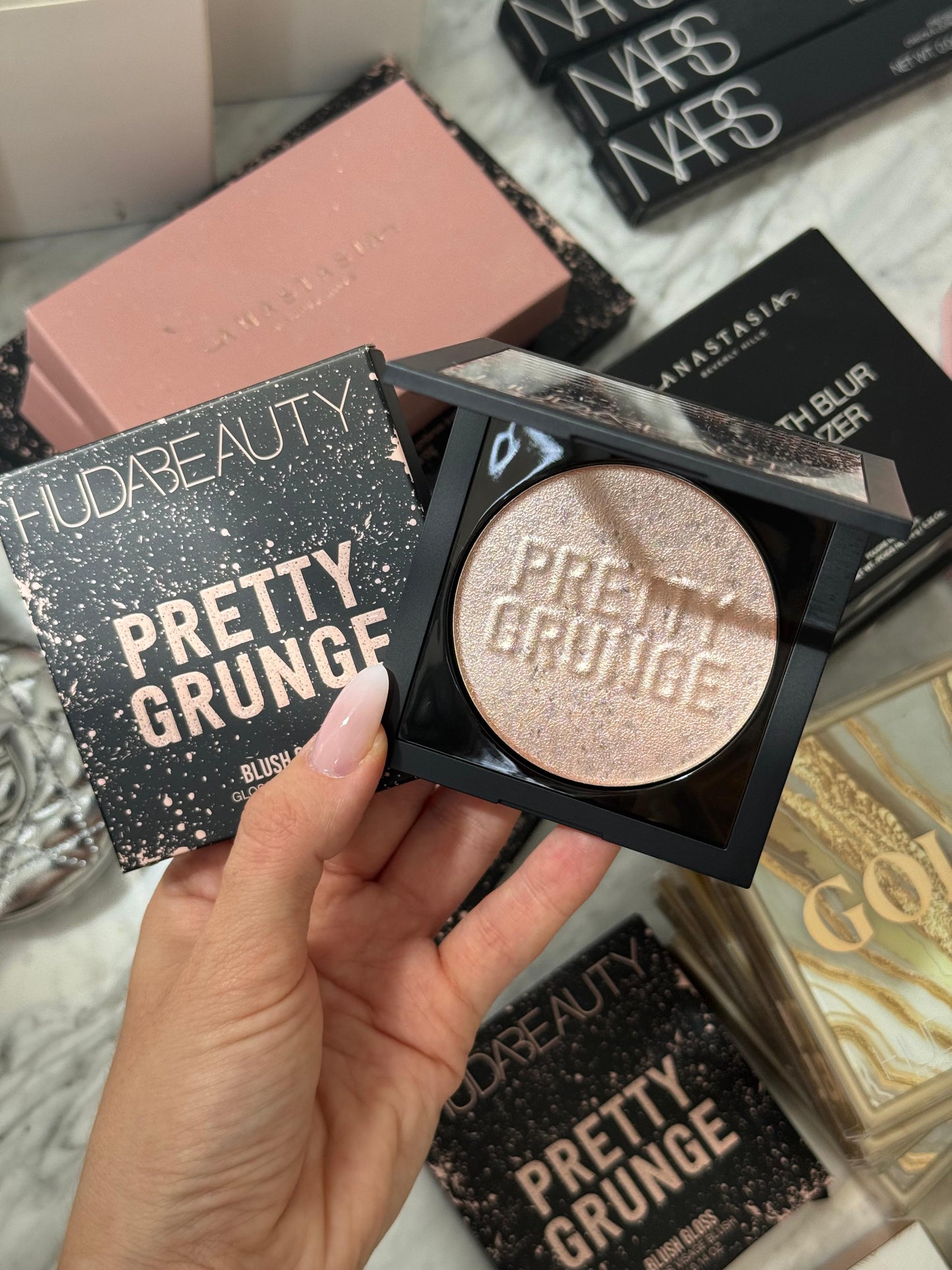 HUDA BEAUTY Pretty Grunge Blush Face Gloss