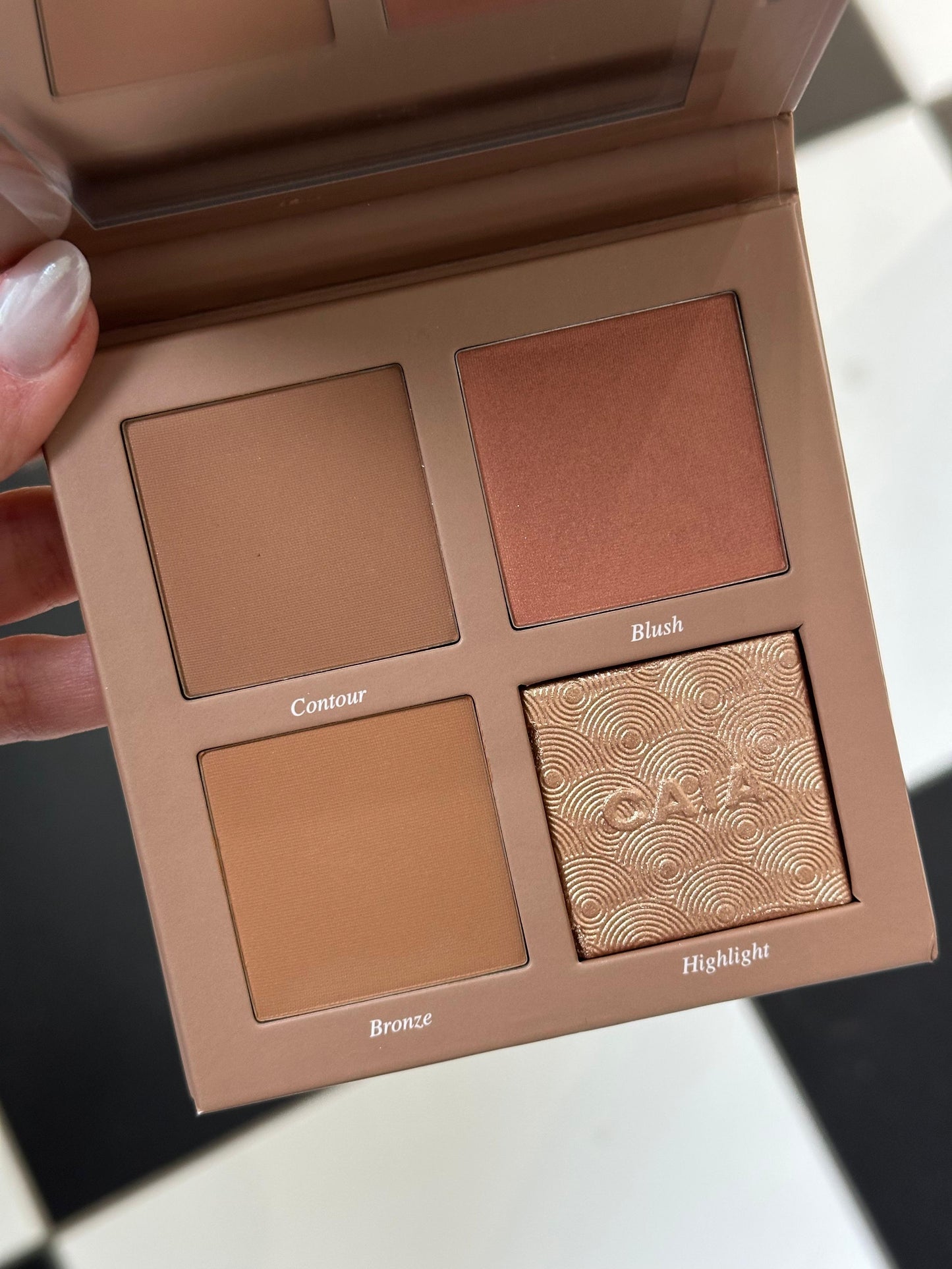 CAIA Classy Palette