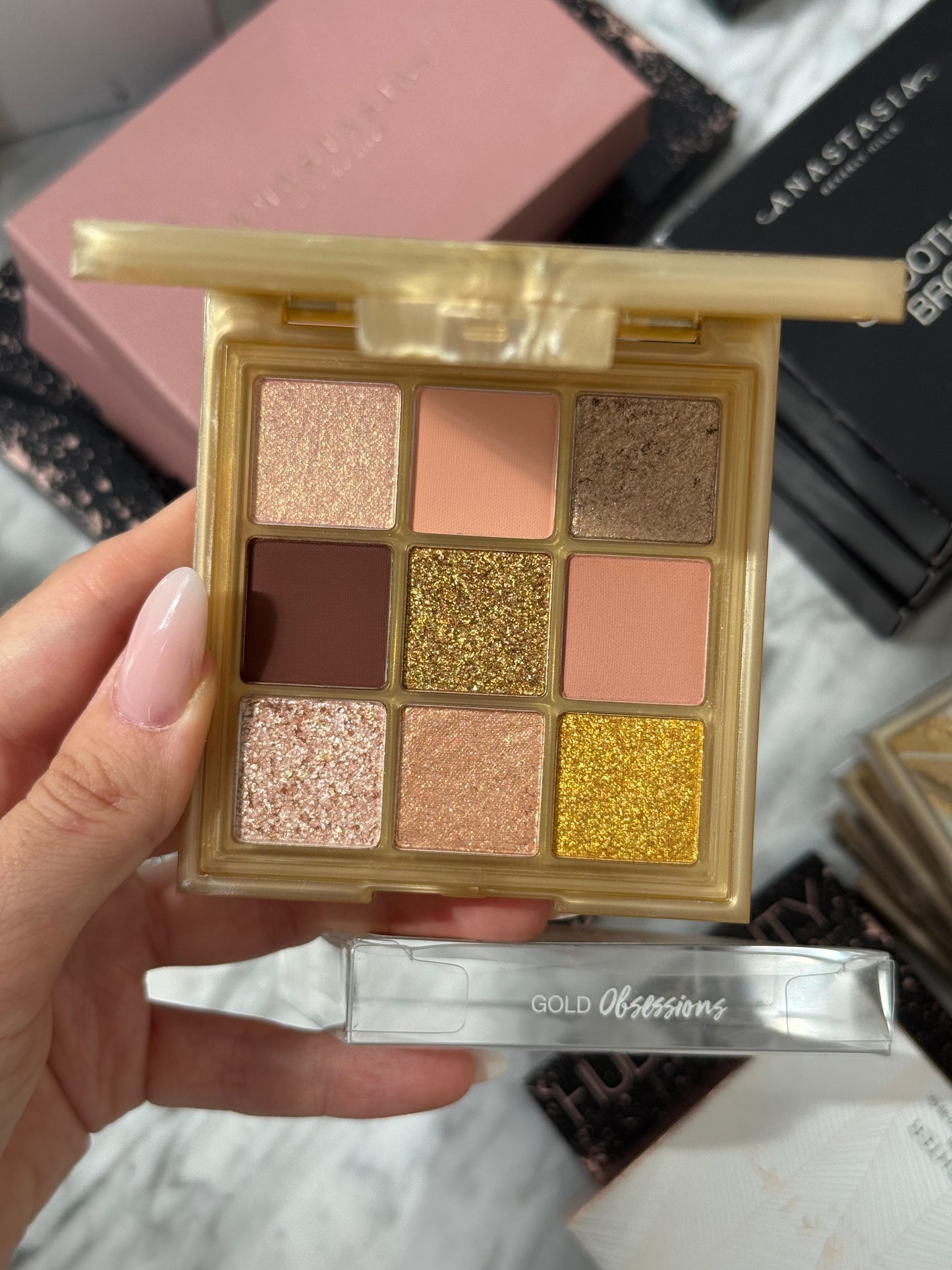 HUDA BEAUTY Gold Obsessions Eyeshadow Palette