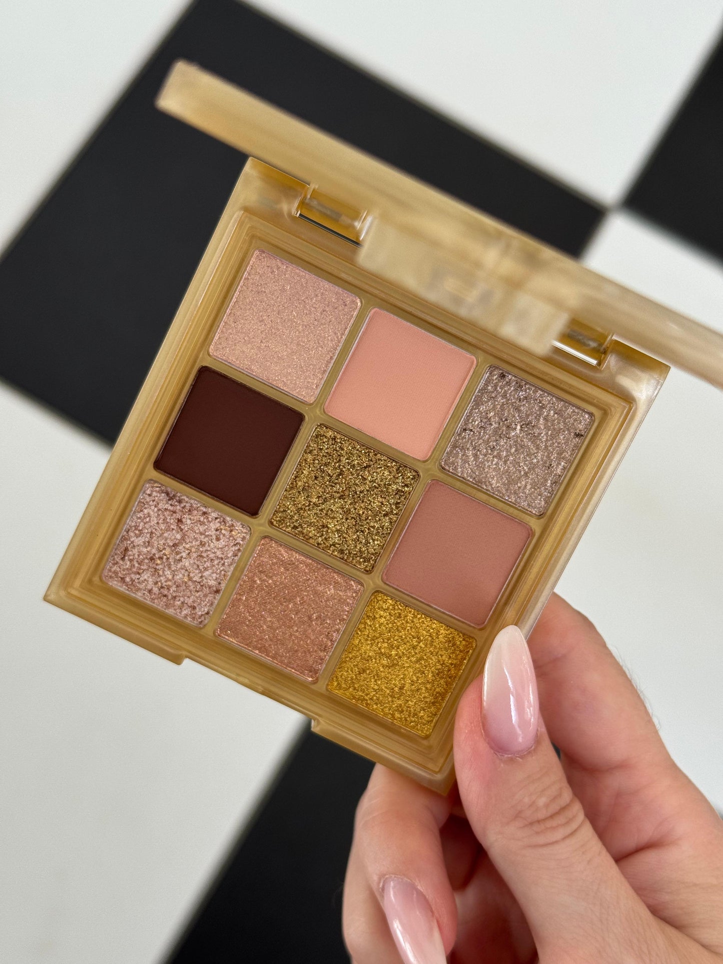 HUDA BEAUTY Gold Obsessions Eyeshadow Palette