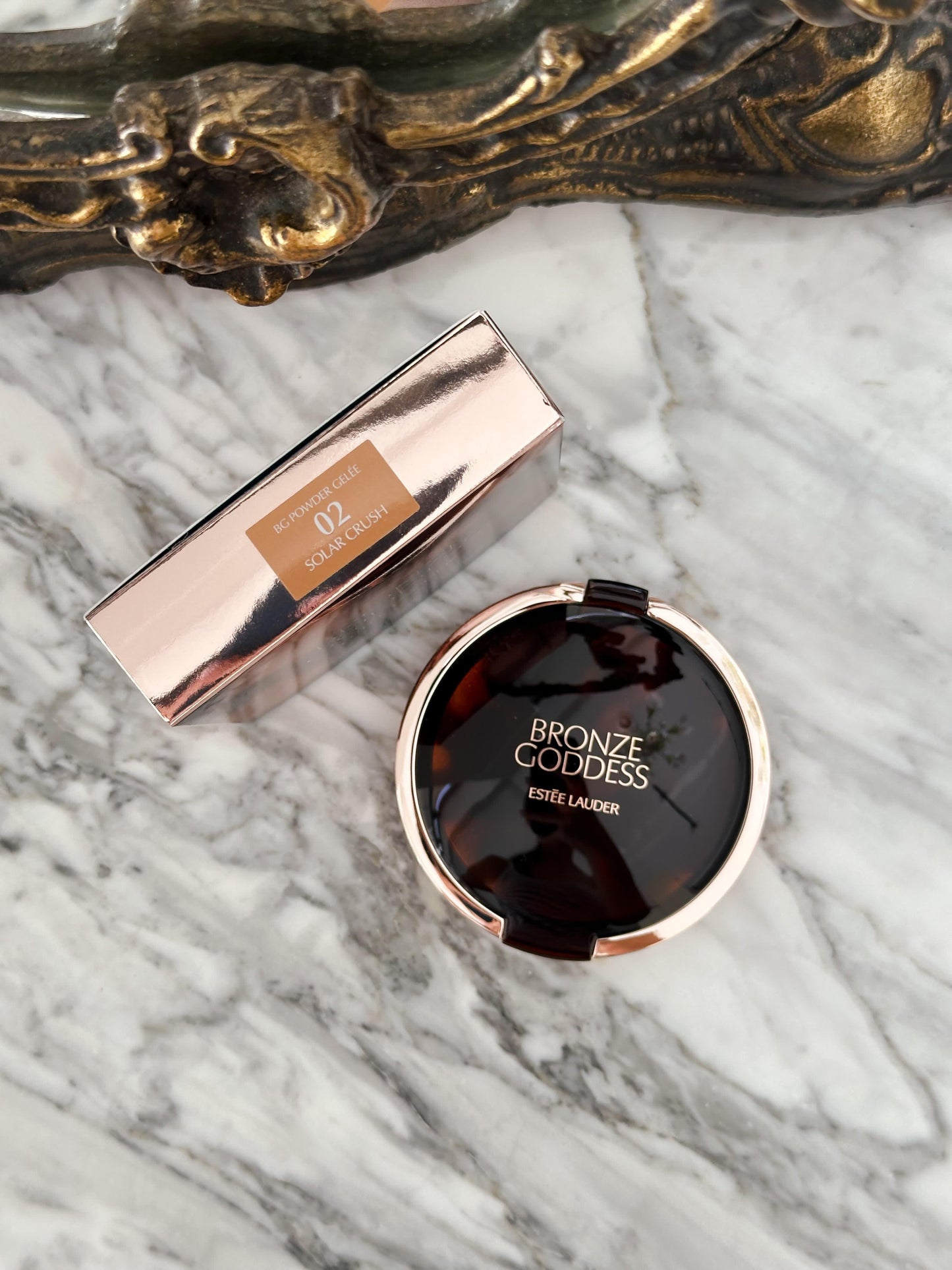 ESTÉE LAUDER Bronze Goddess
Highlighting Powder Gelée (02)