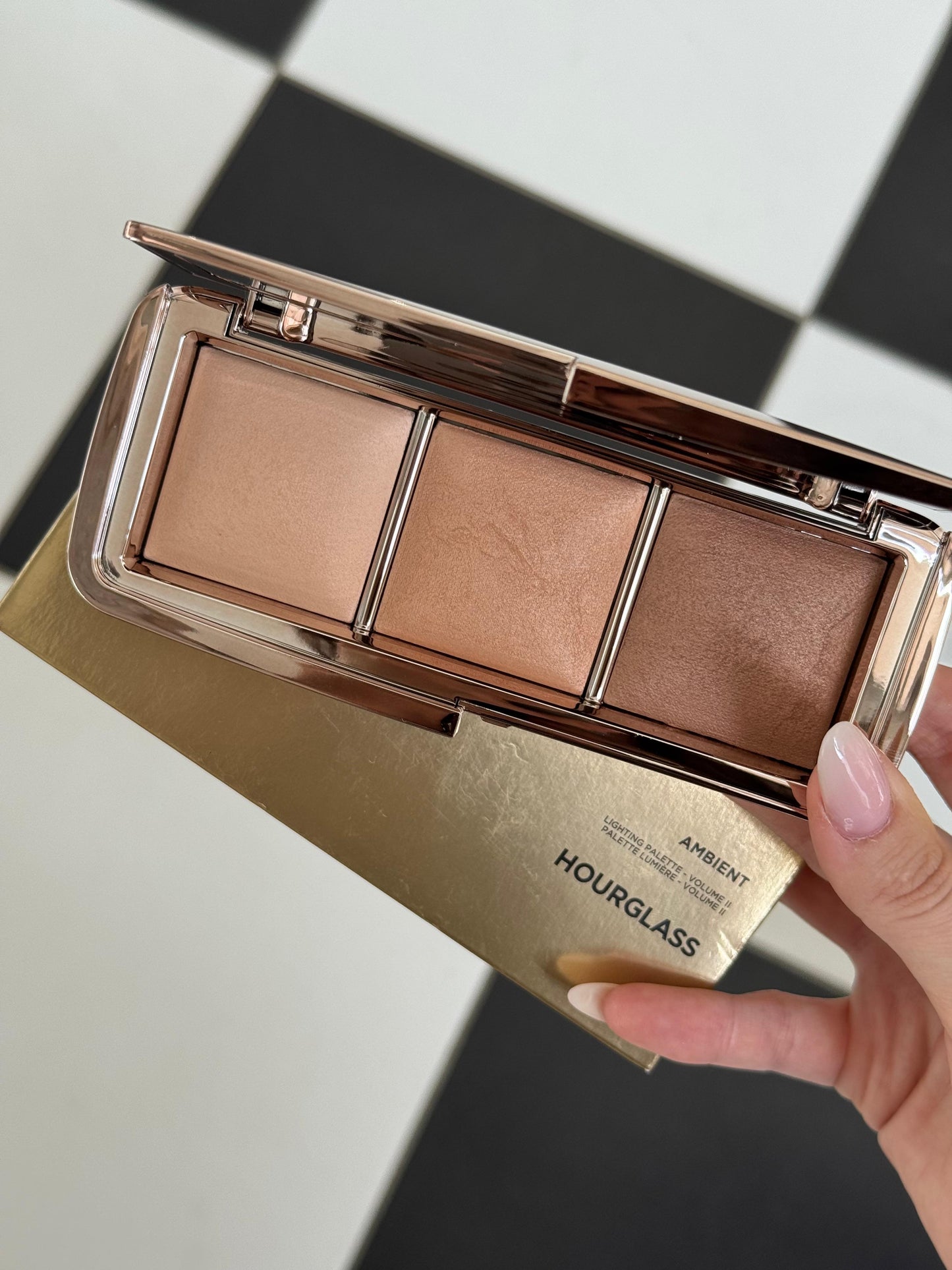 HOURGLASS Ambient Lighting Palette - Volume II