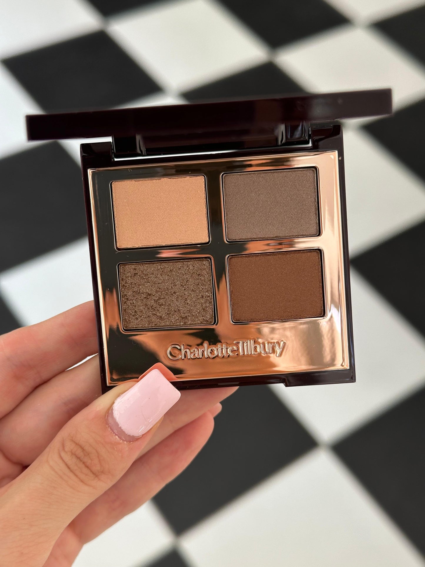 CHARLOTTE TILBURY Luxury Palette -
The Golden Goddess