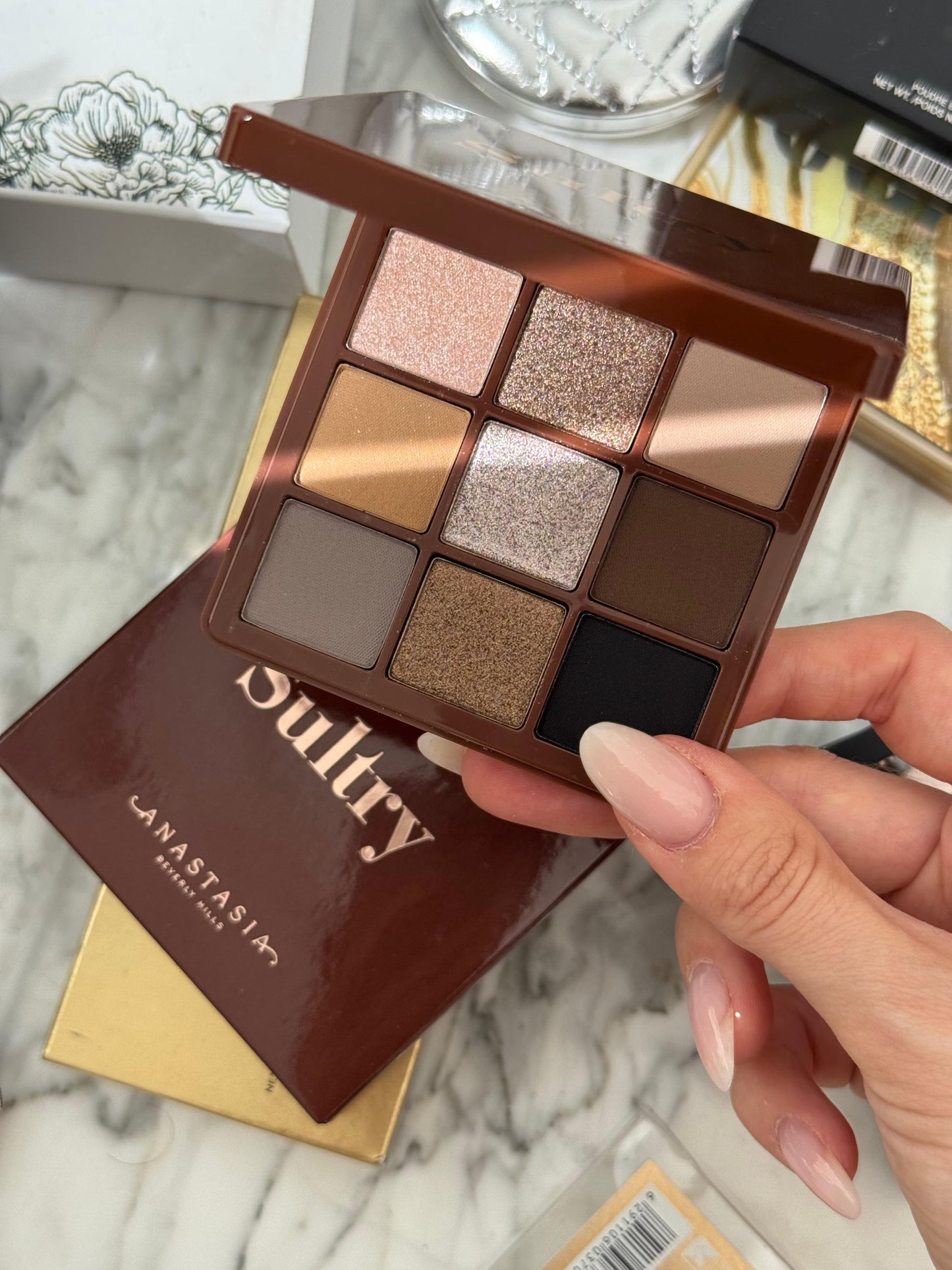 ANASTASIA BEVERLY HILLS
Sultry Eyeshadow Palette