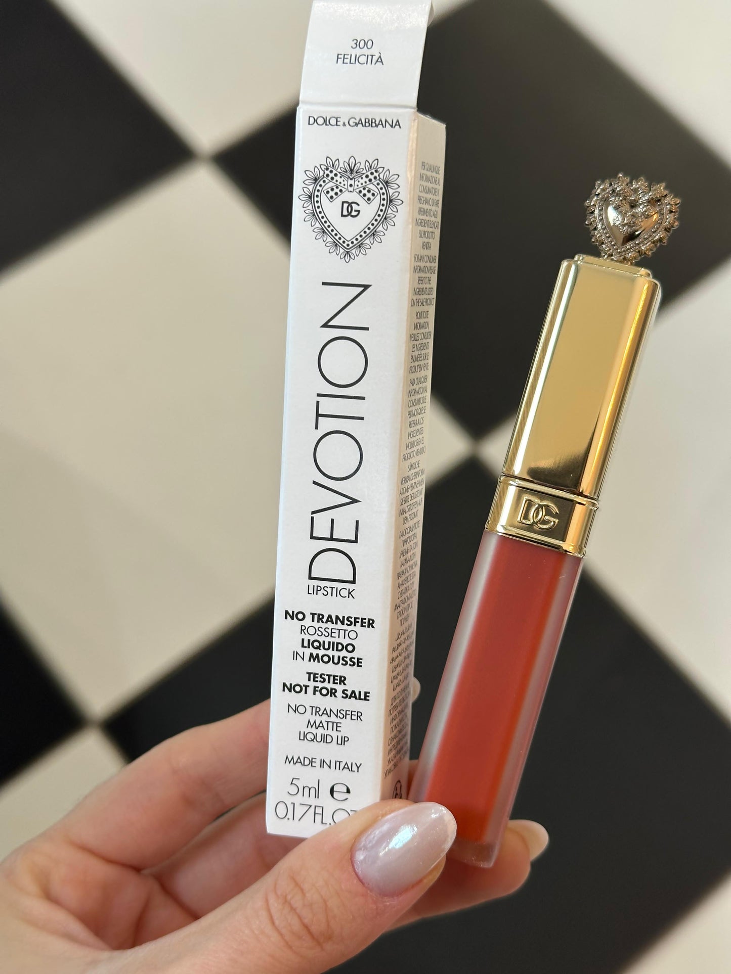 DOLCE & GABBANA
Devotion Matte Liquid Lipstick In Mousse - No Transfer