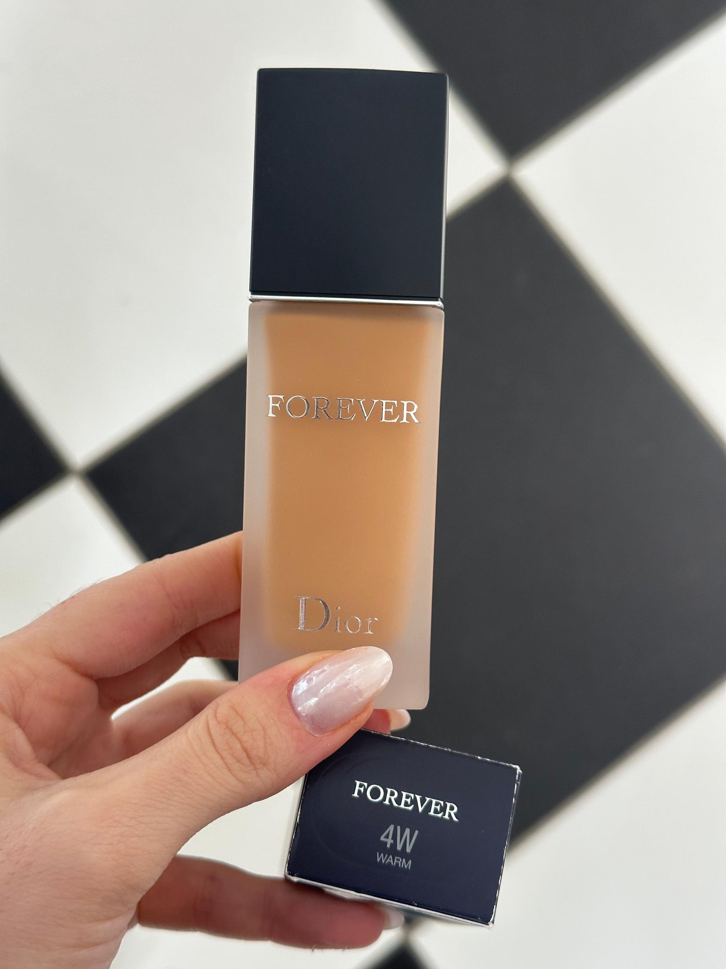 DIOR Forever
Clean Matte Foundation 24h Wear - No Transfer, Concentrated in Skincare