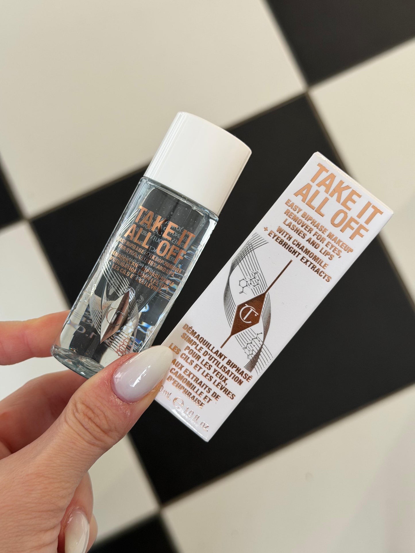 CHARLOTTE TILBURY Take It All Off
Oil-based Bi-phase Makeup Remover For Eyes, Lashes And Lips!