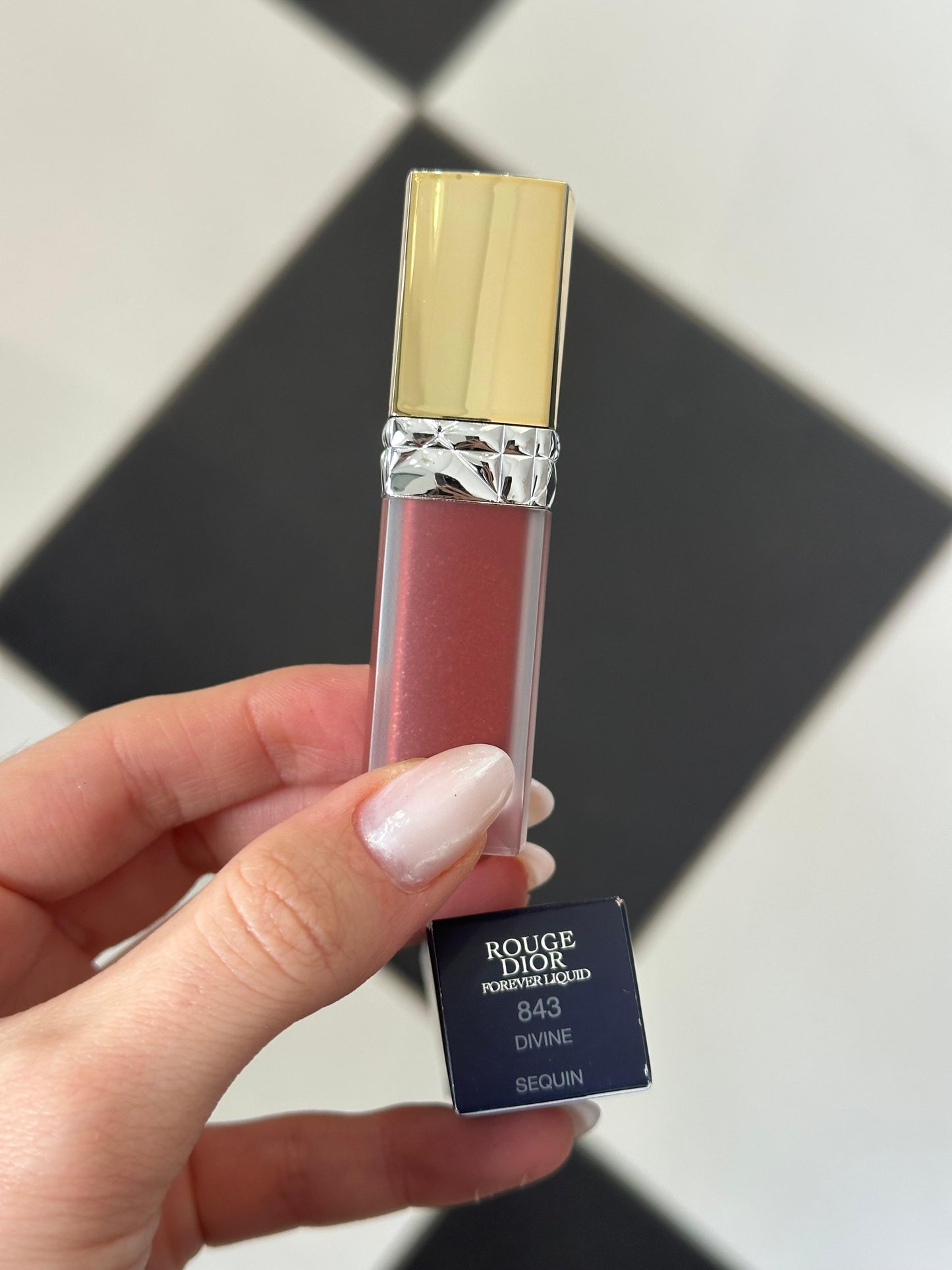 DIOR Rouge Dior Forever Liquid - Limited Edition (843)
Transfer-Proof - Ultra-Glittery and Ultra-Pigmented - Intense Comfort