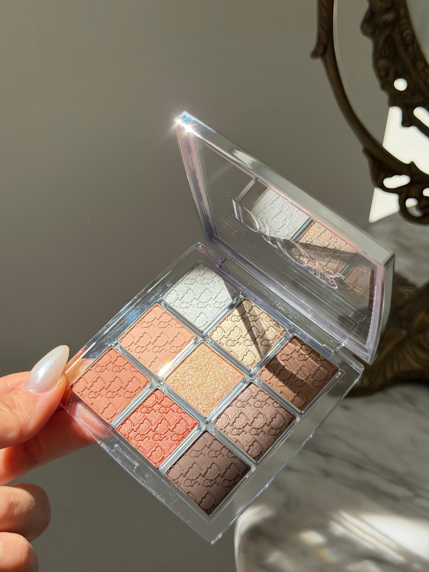 DIOR Backstage Eye Palette (001)
Eye Palette - Multi-Finish Ultra Pigmented Eyeshadows
