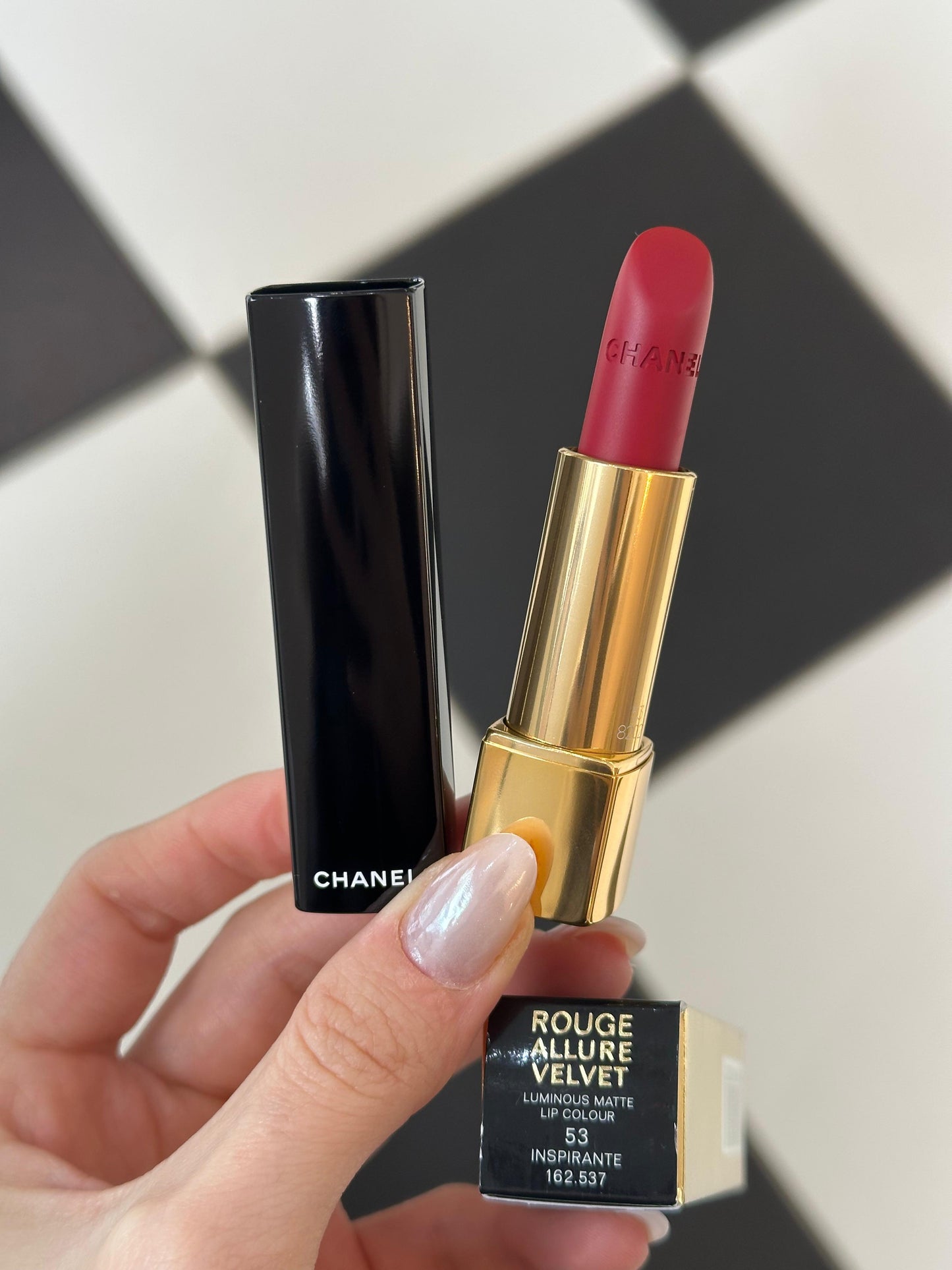 CHANEL Rouge Allure Velvet (53)
Luminous Matte Lipstick