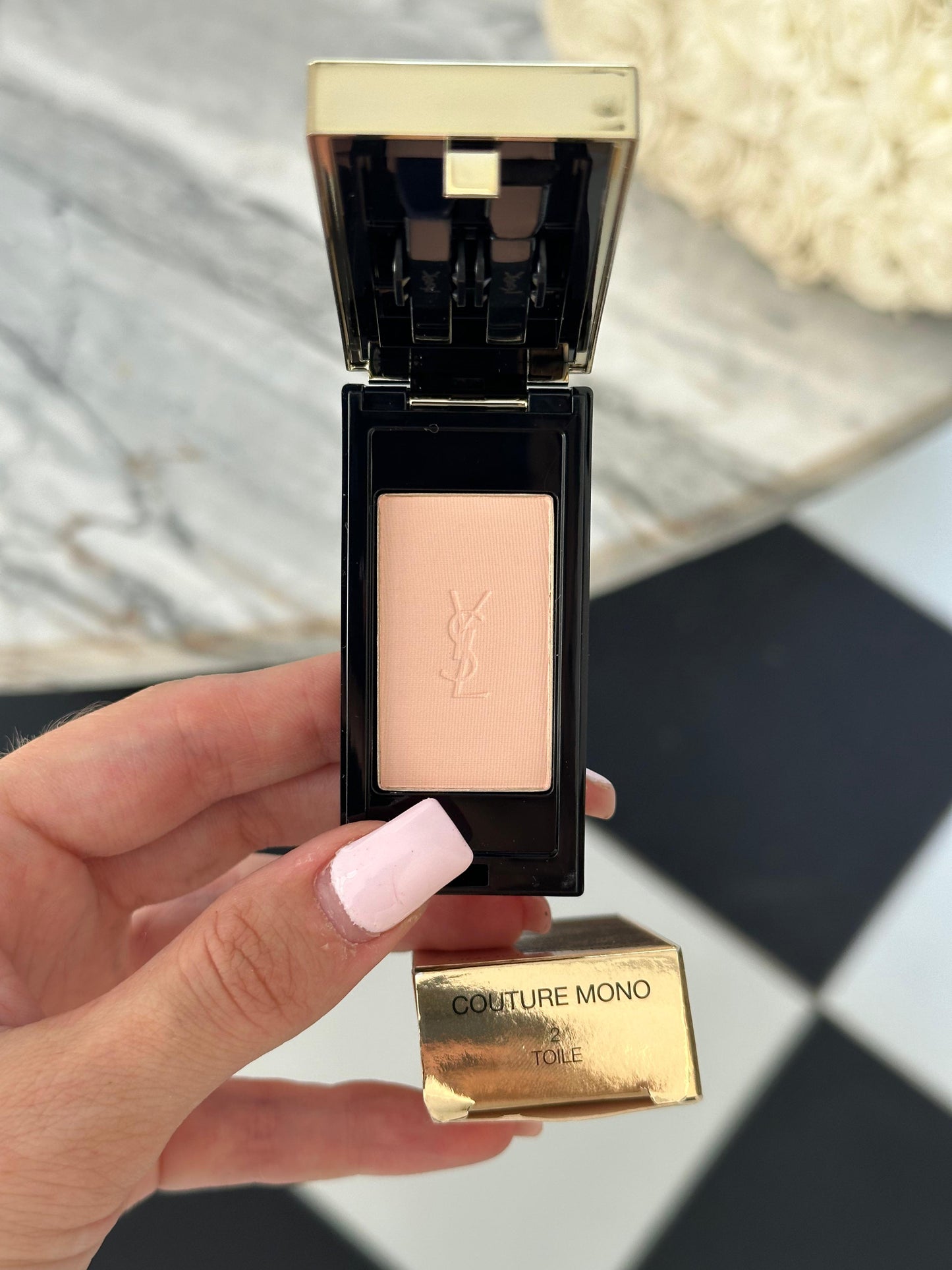YSL Couture Mono Eyeshadow
High-Impact Colour Eye (2)