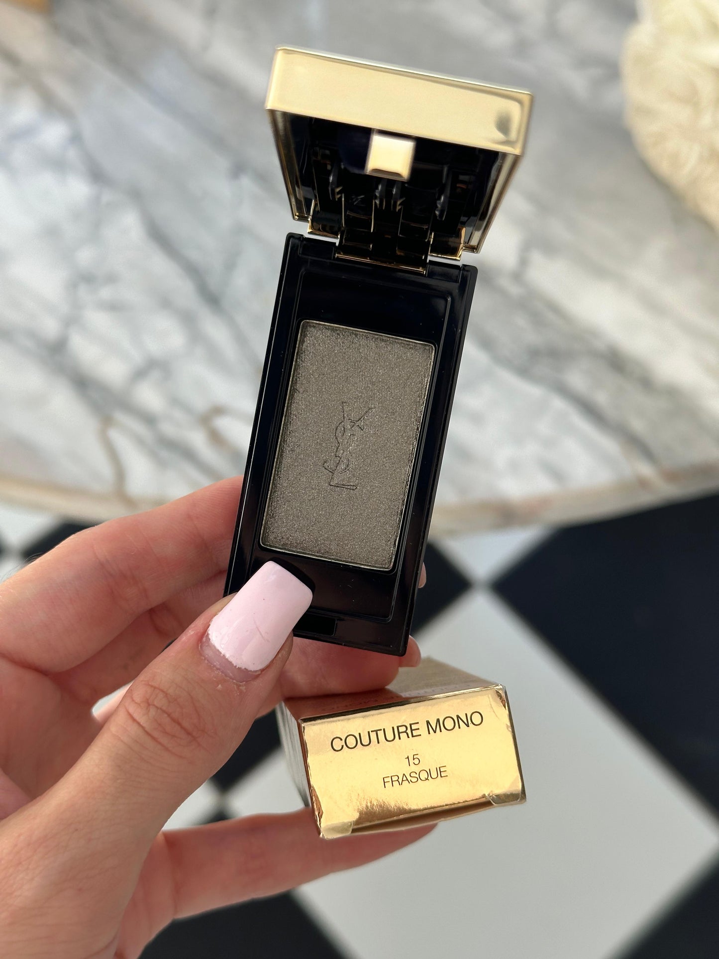 YSL Couture Mono Eyeshadow (15)
High-Impact Colour Eye