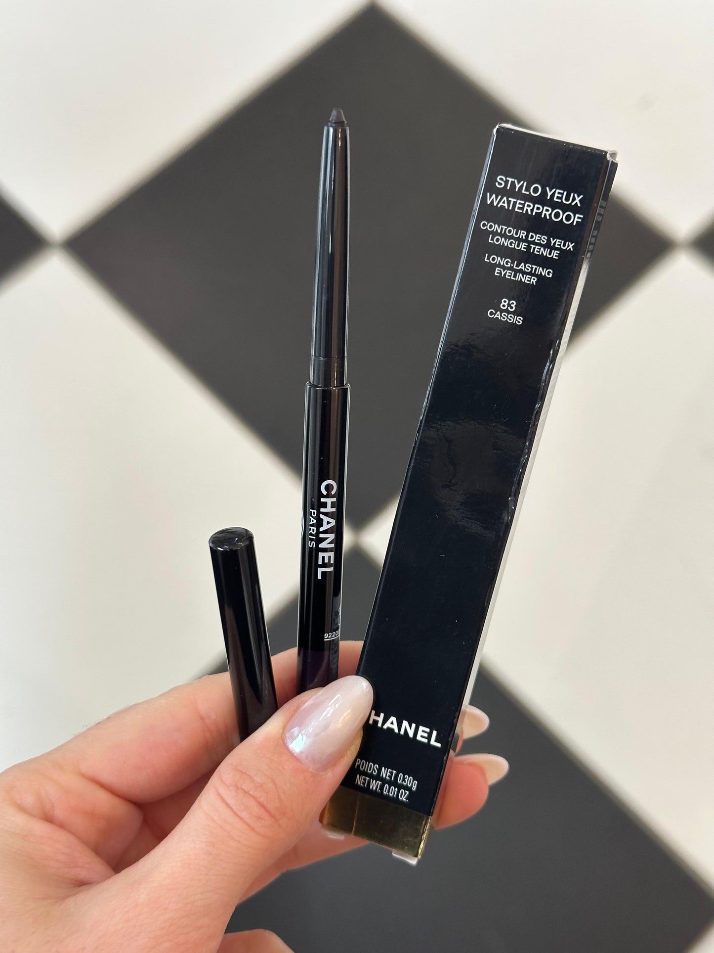CHANEL Stylo Eyes Waterproof (83)
Long-Lasting Eyeliner