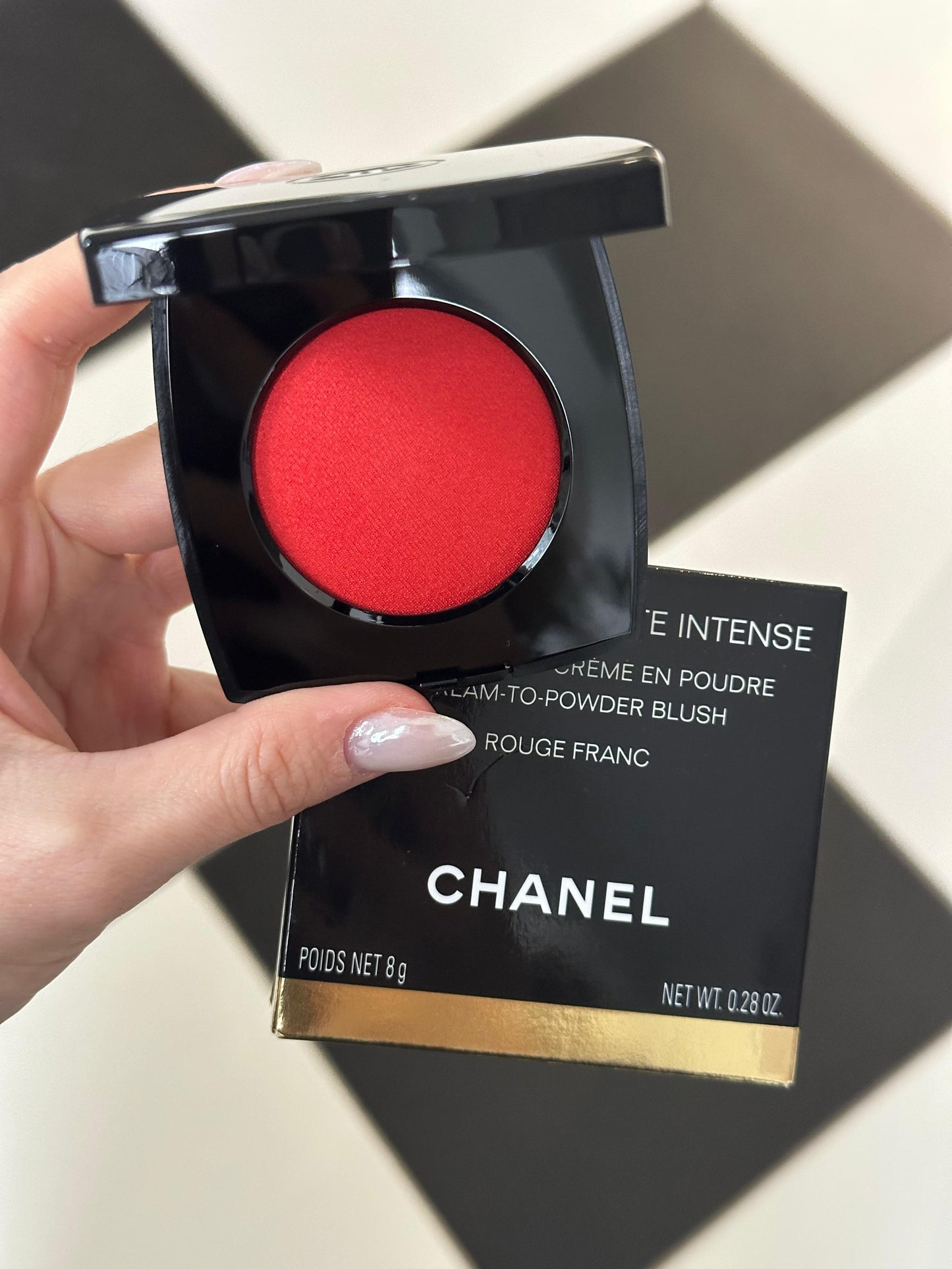 CHANEL Joues Contraste Intense
Cream-to-Powder Blush (Rouge Franc)