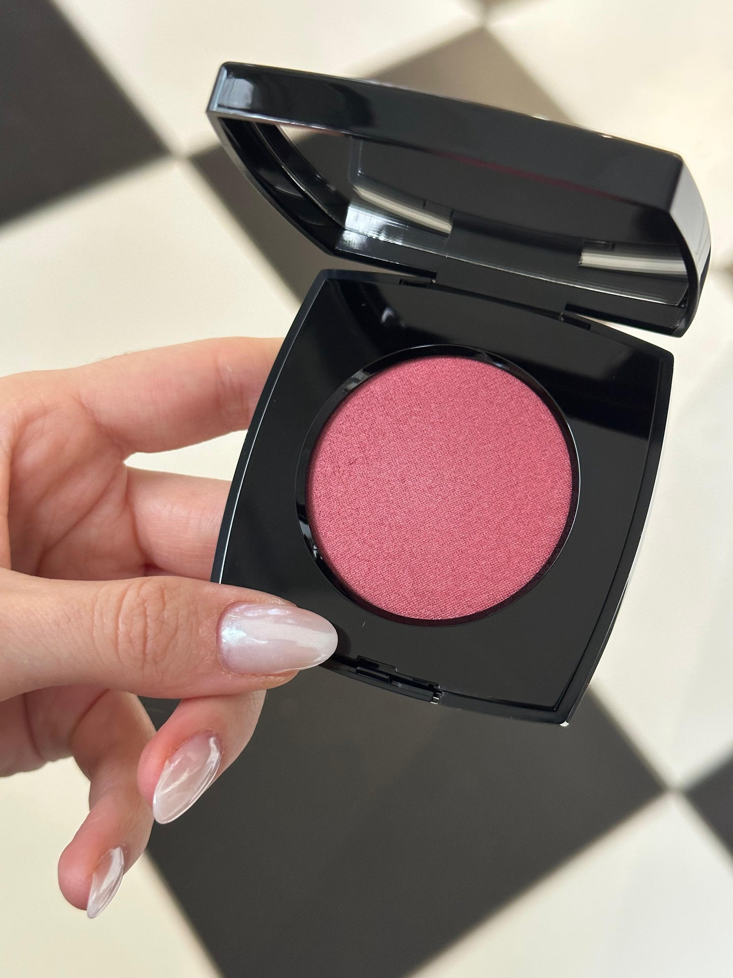 CHANEL Joues Contraste Intense
Cream-to-Powder Blush (Rose Ardent)