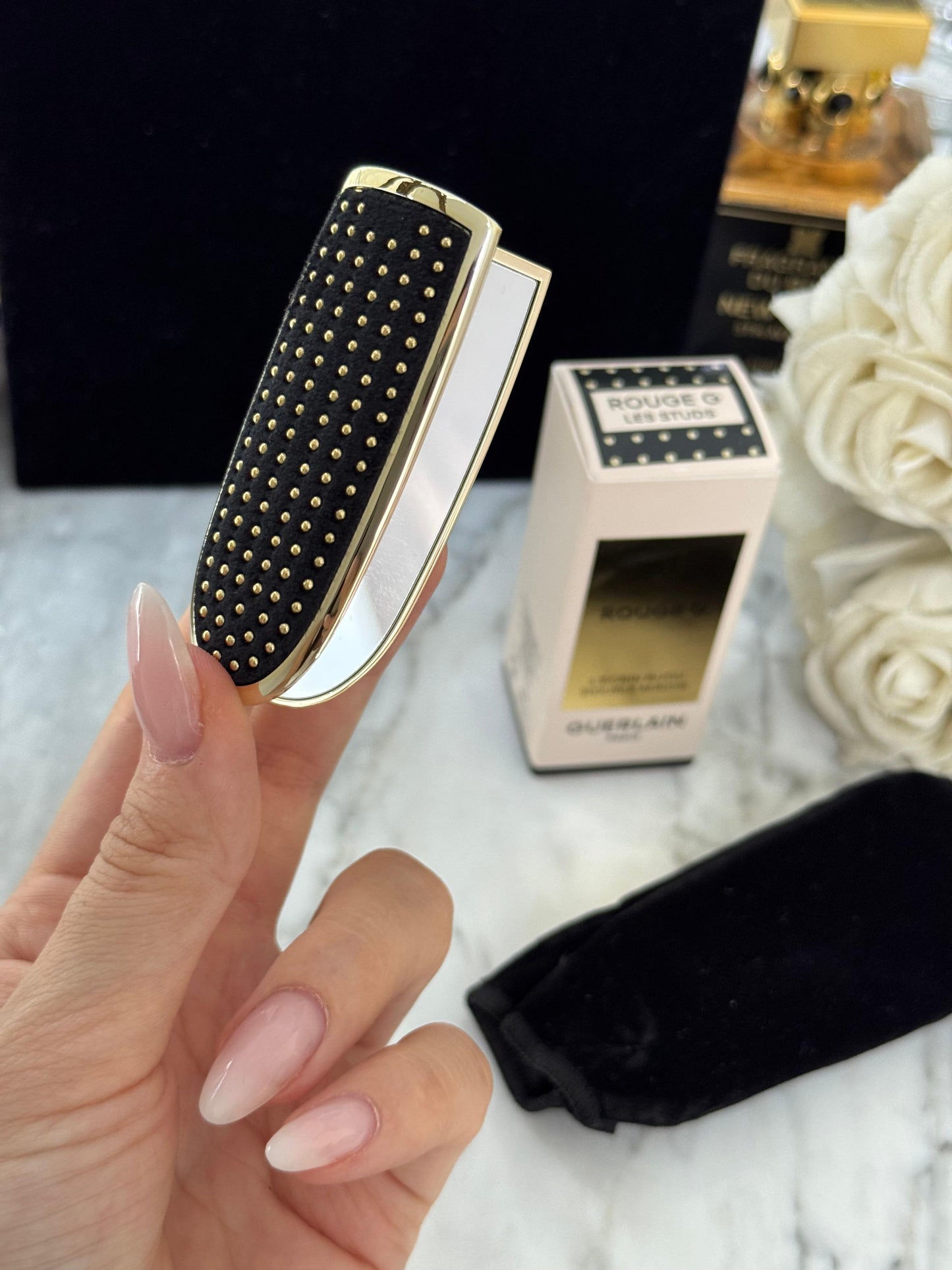 GUERLAIN Rouge G - Les Studs
The Double Mirror Jewel Case