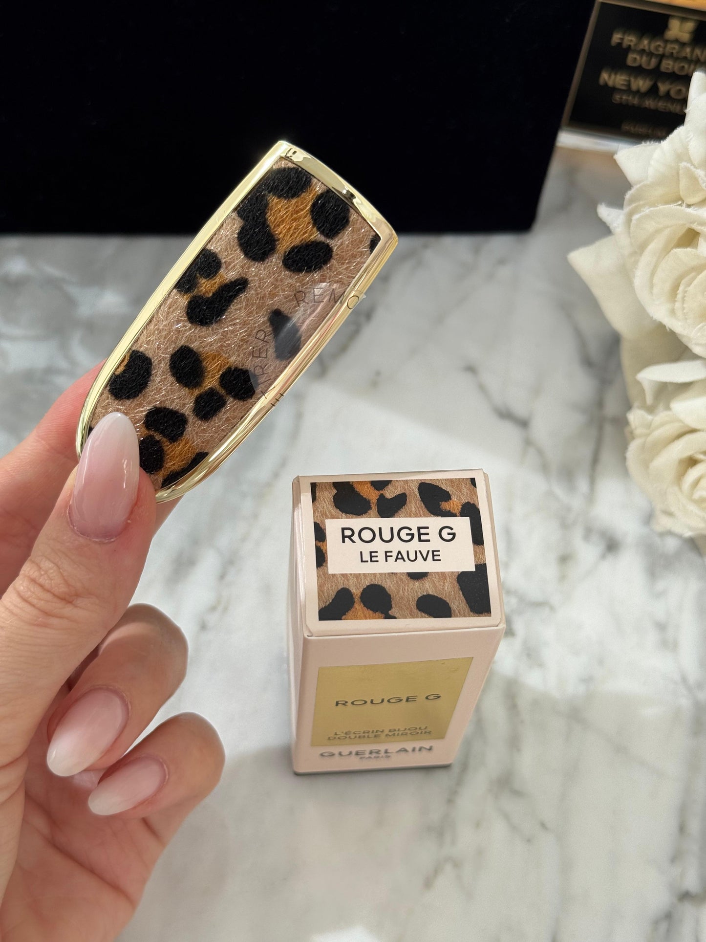 GUERLAIN Rouge G - Le Fauve
The Double Mirror Jewel Case