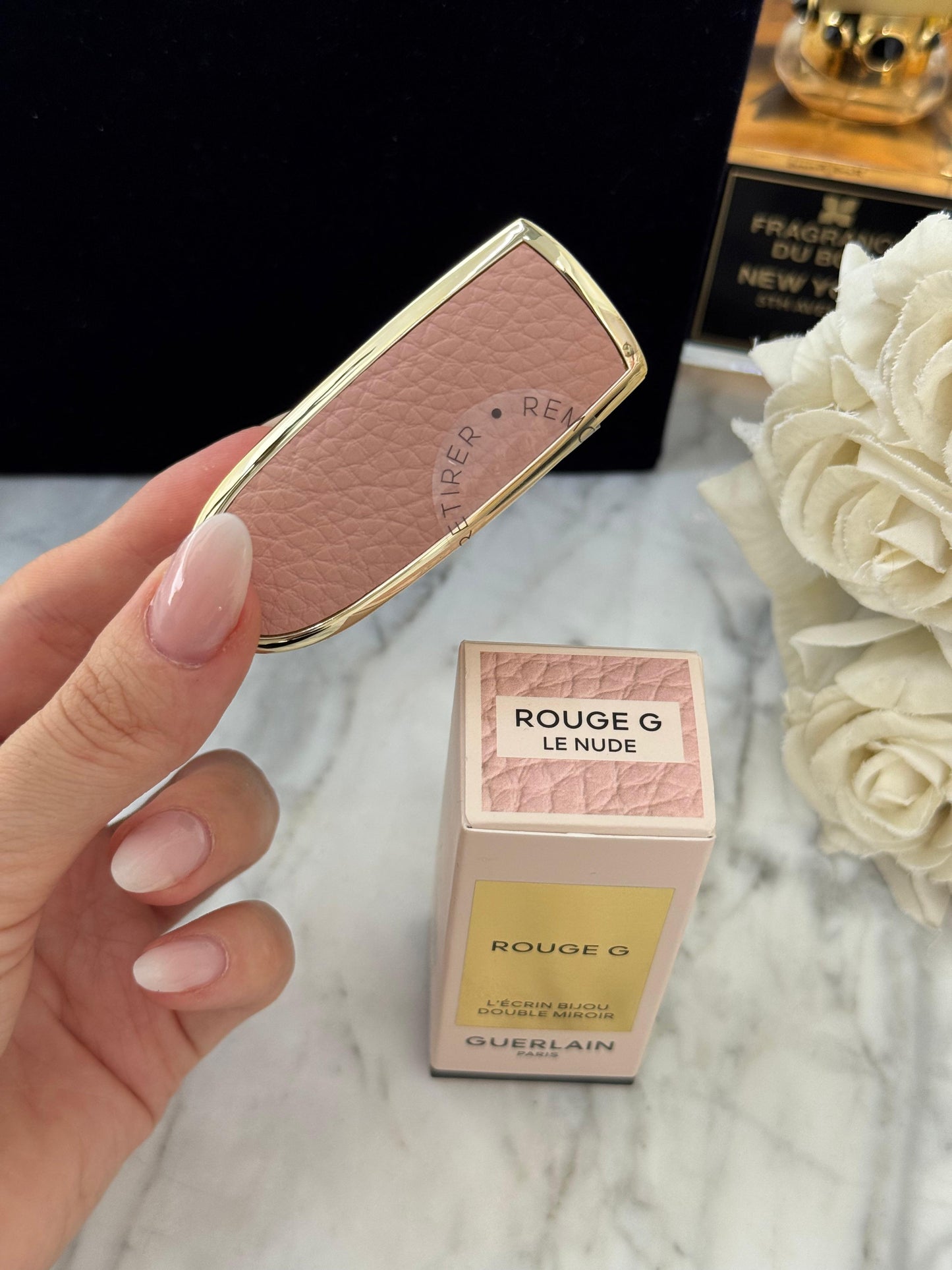 GUERLAIN Rouge G - Le Nude
The Double Mirror Jewel Case