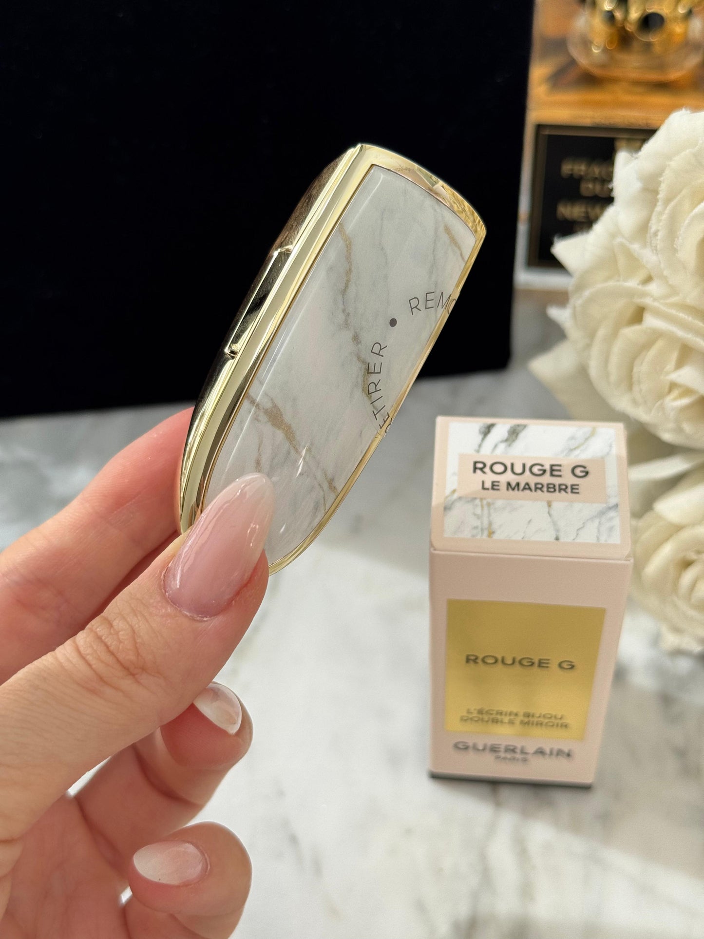 GUERLAIN Rouge G Le Marbre
- The Double Mirror Jewel Case