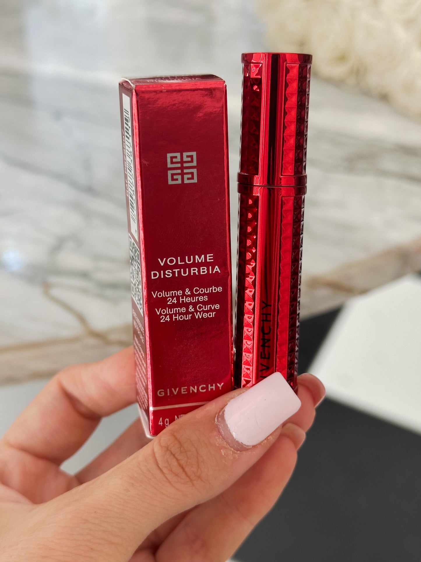 GIVENCHY Volume Disturbia Mini -
24H Wear Volume & Curve Mascara