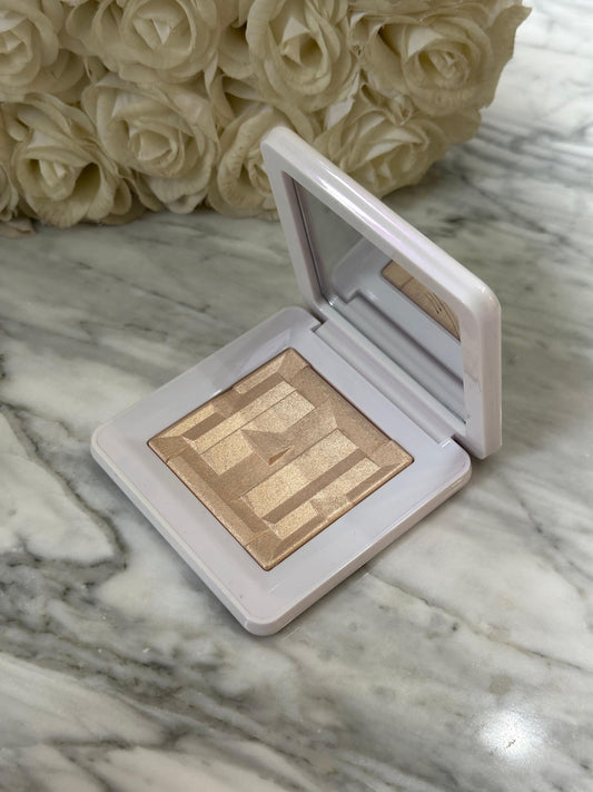 HAUS LABS By Lady Gaga
Bio-Radiant™ Gel-Powder Highlighter - Sunstone Gold