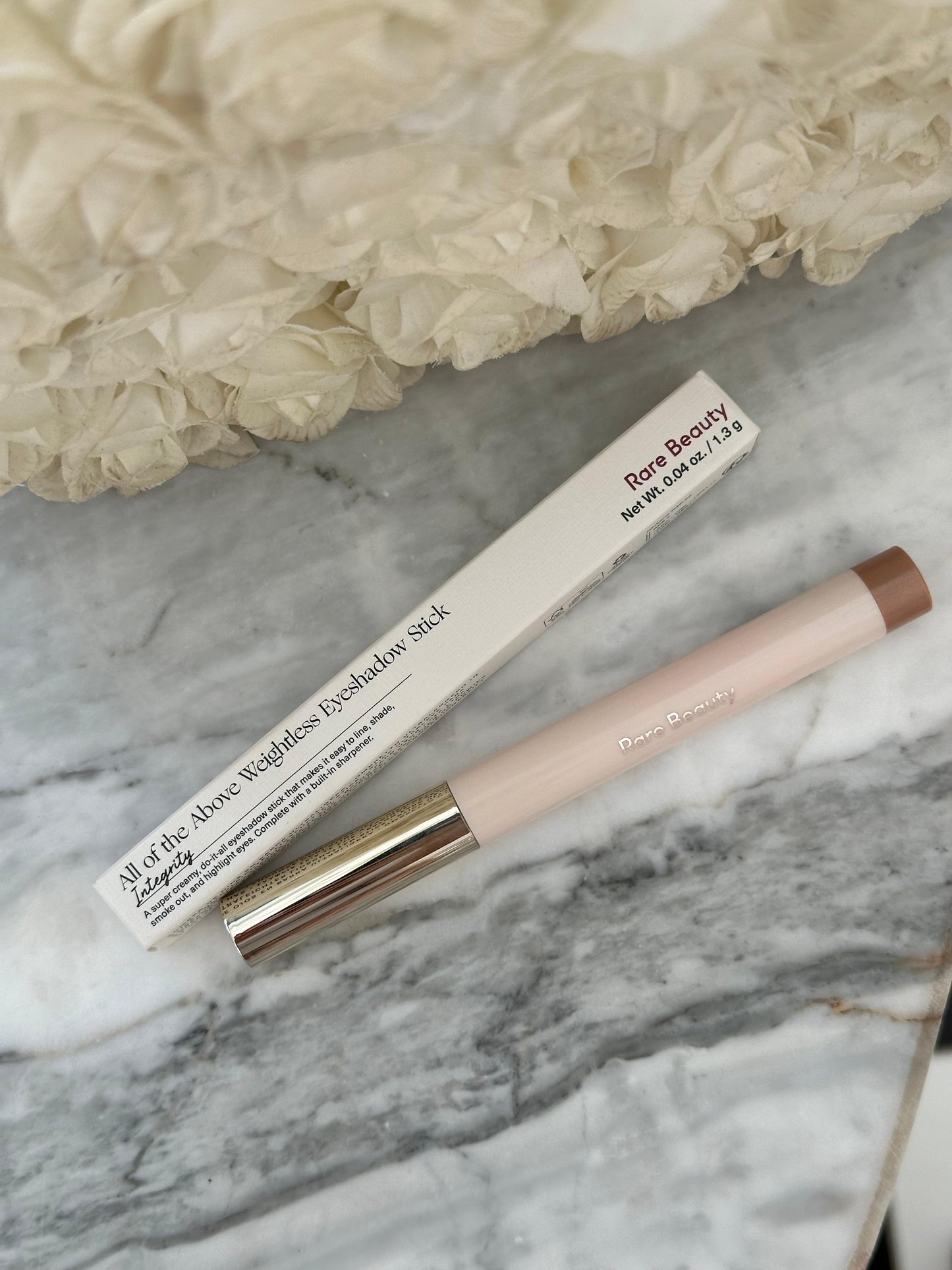 RARE BEAUTY All of the Above Weightless Shadow Stick - Integrity