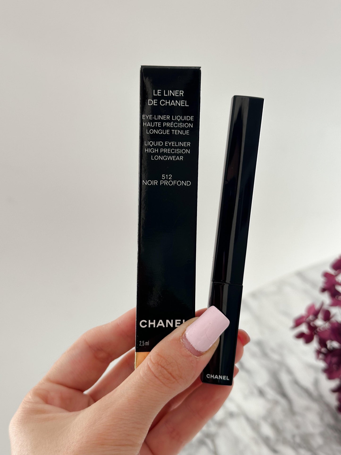 CHANEL Le Liner De Chanel
Liquid Eyeliner High Precision Longwear (512)