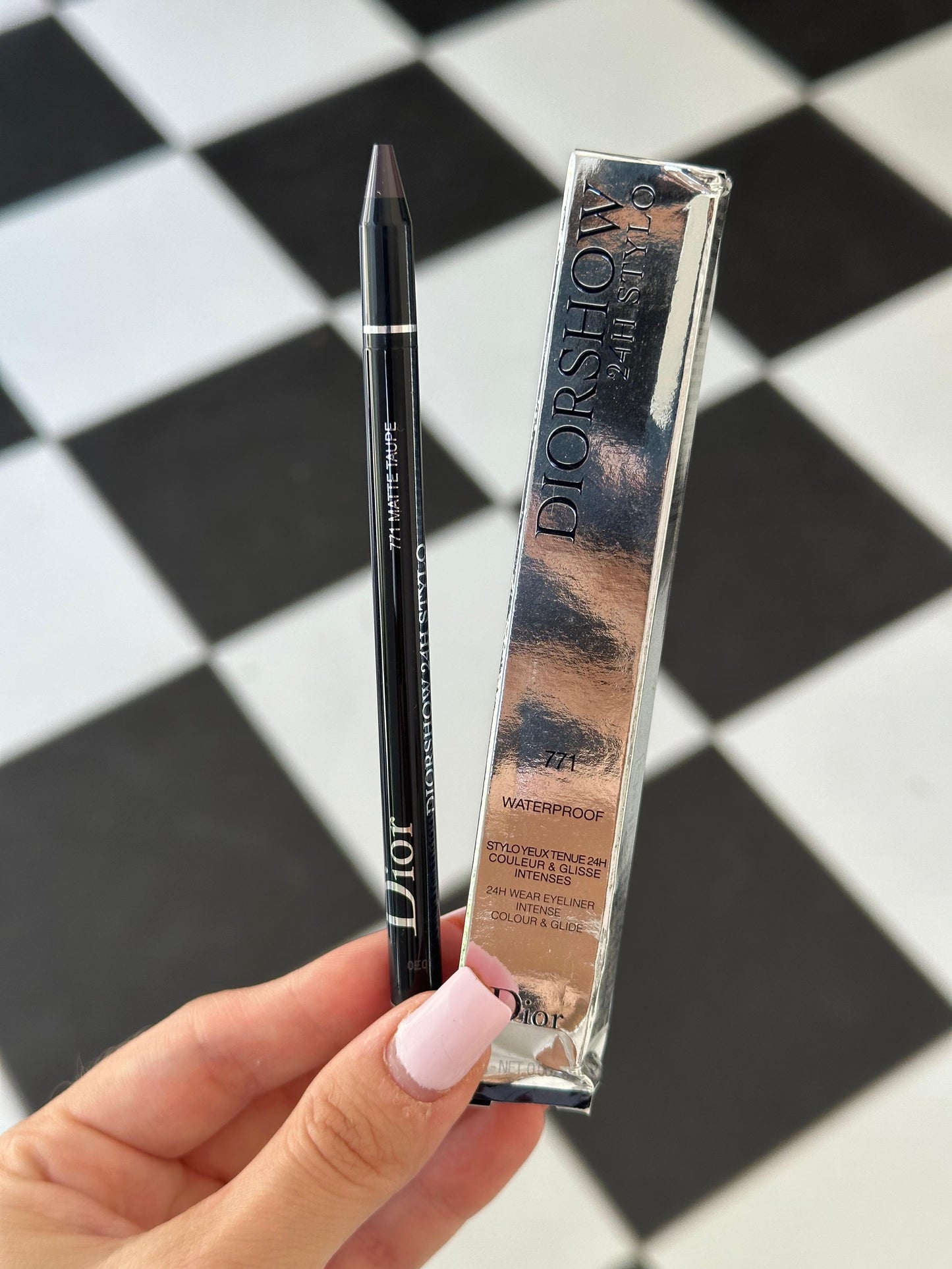 DIOR Diorshow Stylo - Matte Taupe
24H-Wear Waterproof Eyeliner