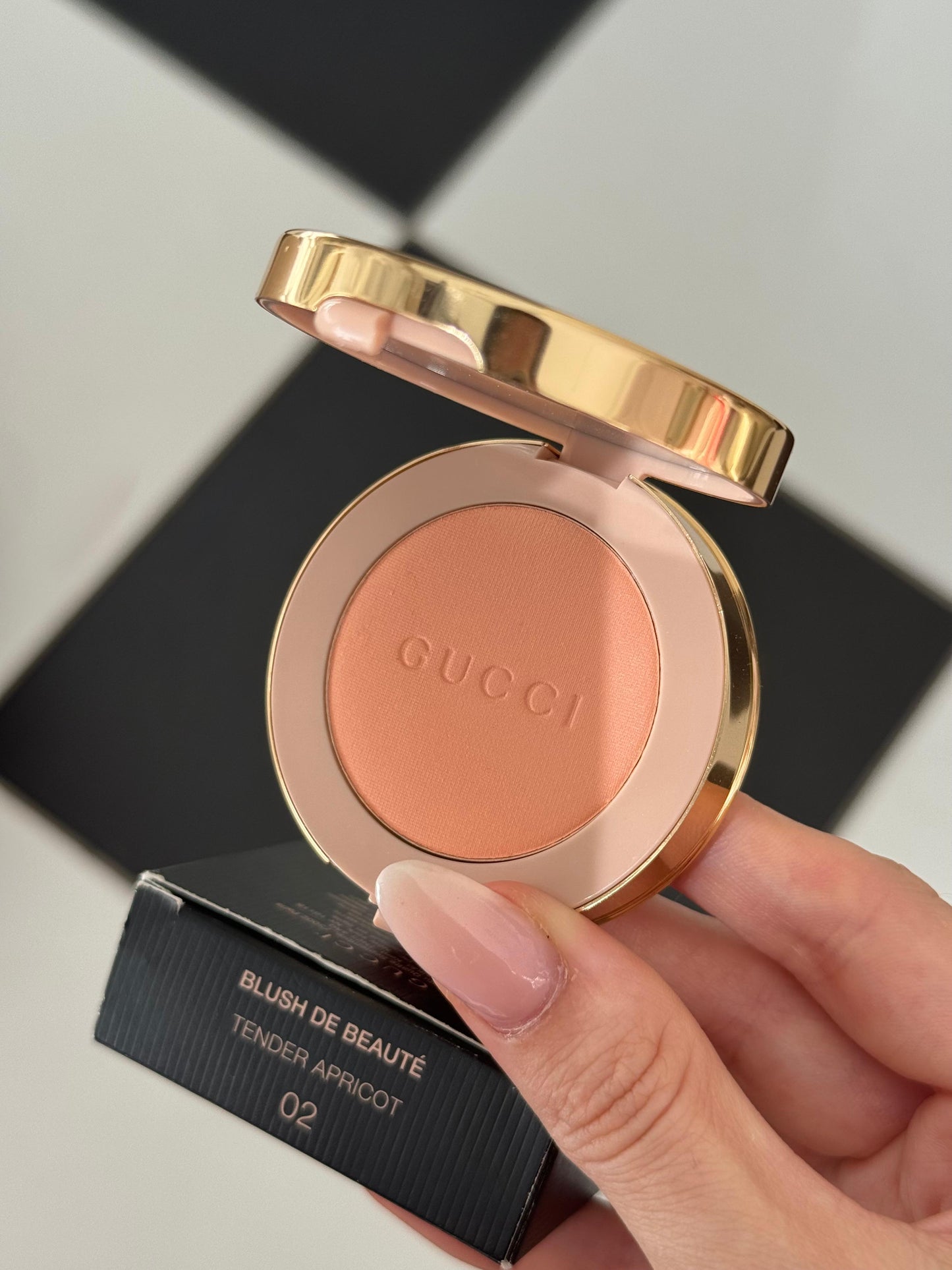 GUCCI Blush De Beauté - Cheeks & Eyes Powder Luminous Matte (02)