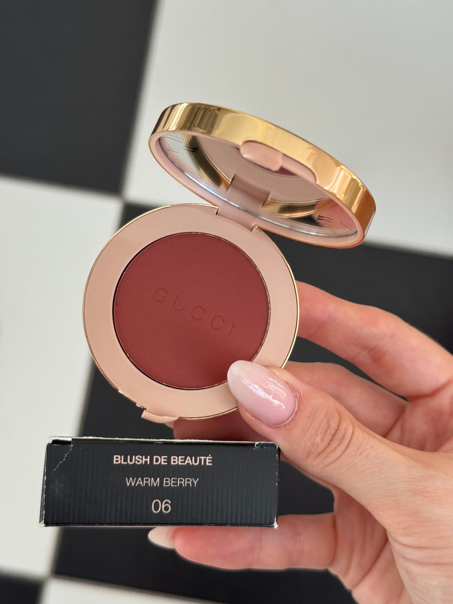 GUCCI Blush De Beauté - Cheeks & Eyes Powder Luminous Matte (06)