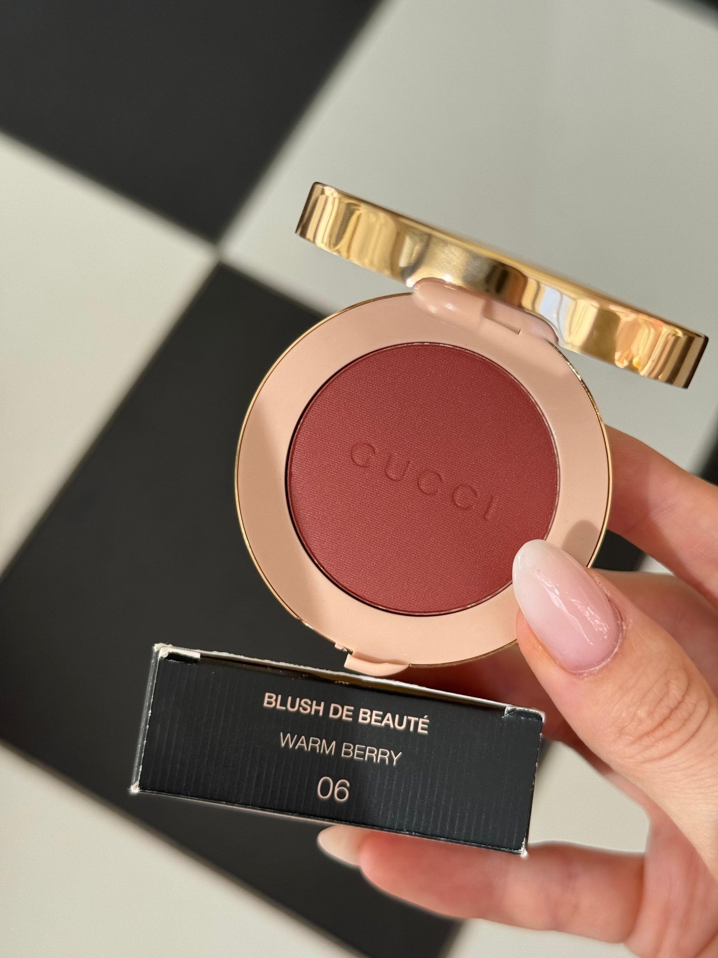 GUCCI Blush De Beauté - Cheeks & Eyes Powder Luminous Matte (06)